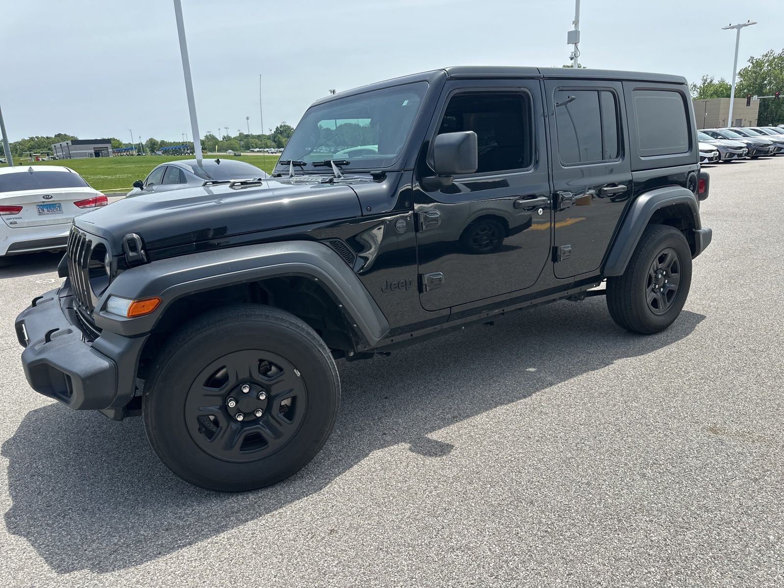 2023 Jeep Wrangler Sport's photo