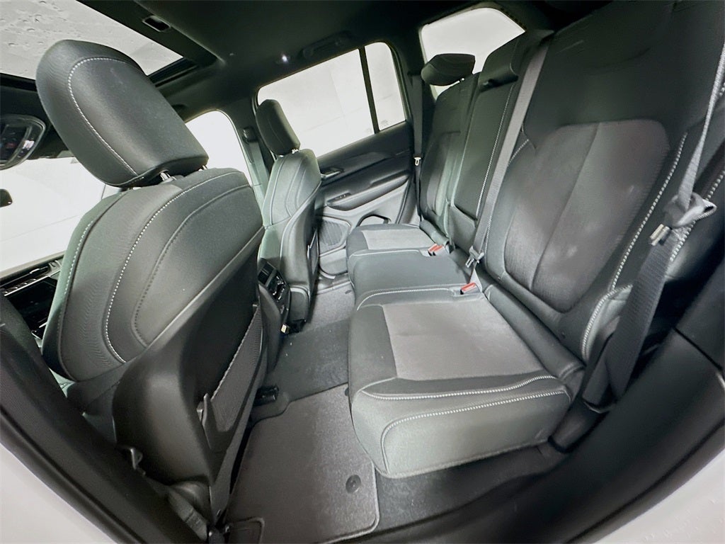 2025 Jeep Grand Cherokee GRAND CHEROKEE LAREDO X 4X4