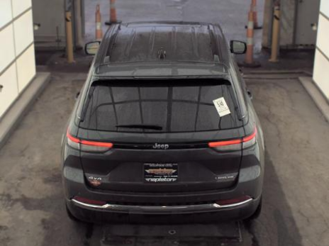 2023 Jeep Grand Cherokee Laredo 4x4