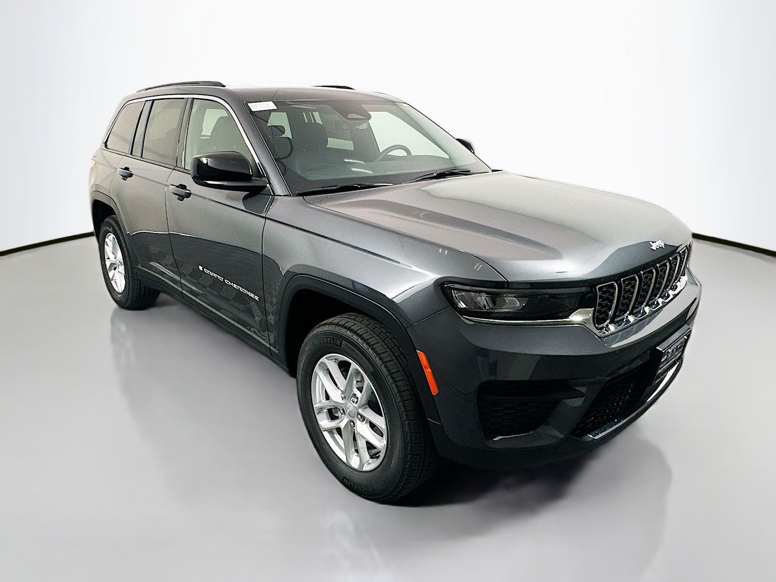 2026 Jeep Grand Cherokee GRAND CHEROKEE LAREDO X 4X4