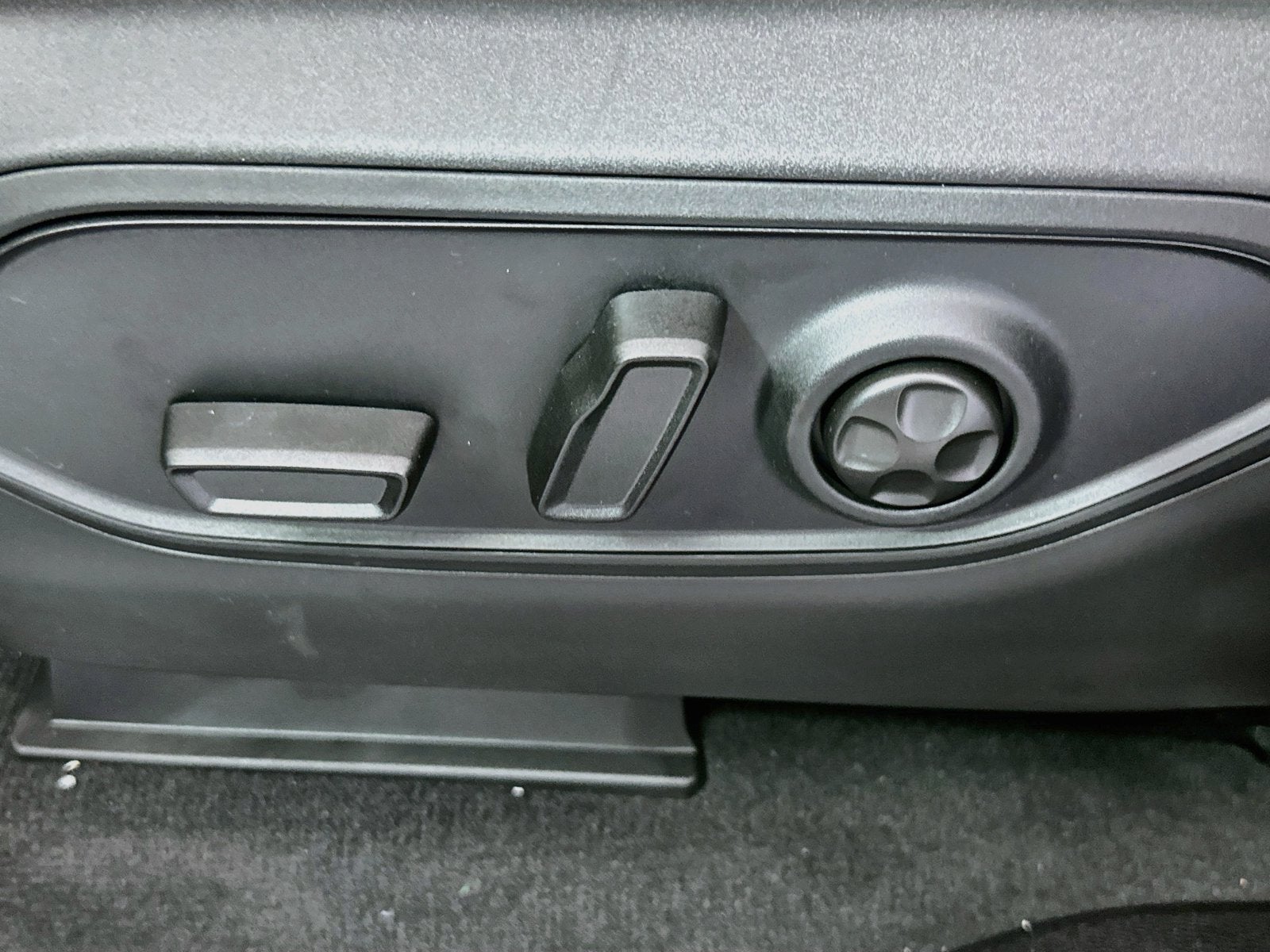 2027 Jeep Grand Cherokee GRAND CHEROKEE LAREDO X 4X4