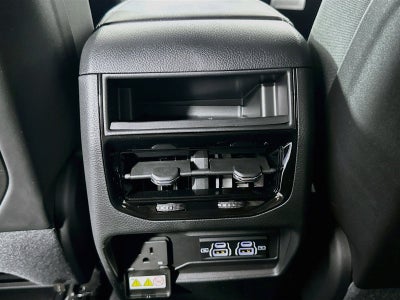 2027 Jeep Grand Cherokee GRAND CHEROKEE LAREDO X 4X4