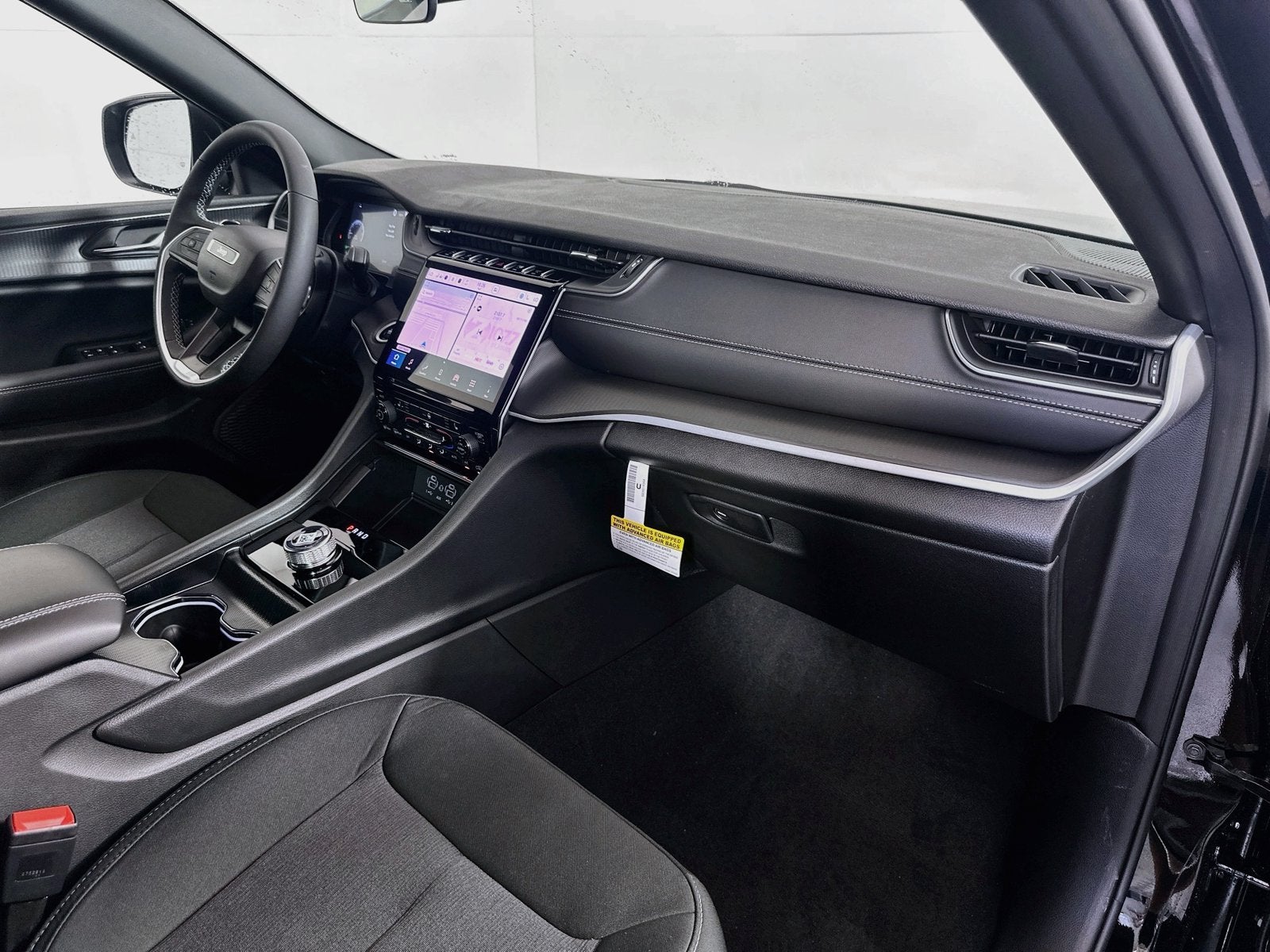 2027 Jeep Grand Cherokee GRAND CHEROKEE LAREDO X 4X4