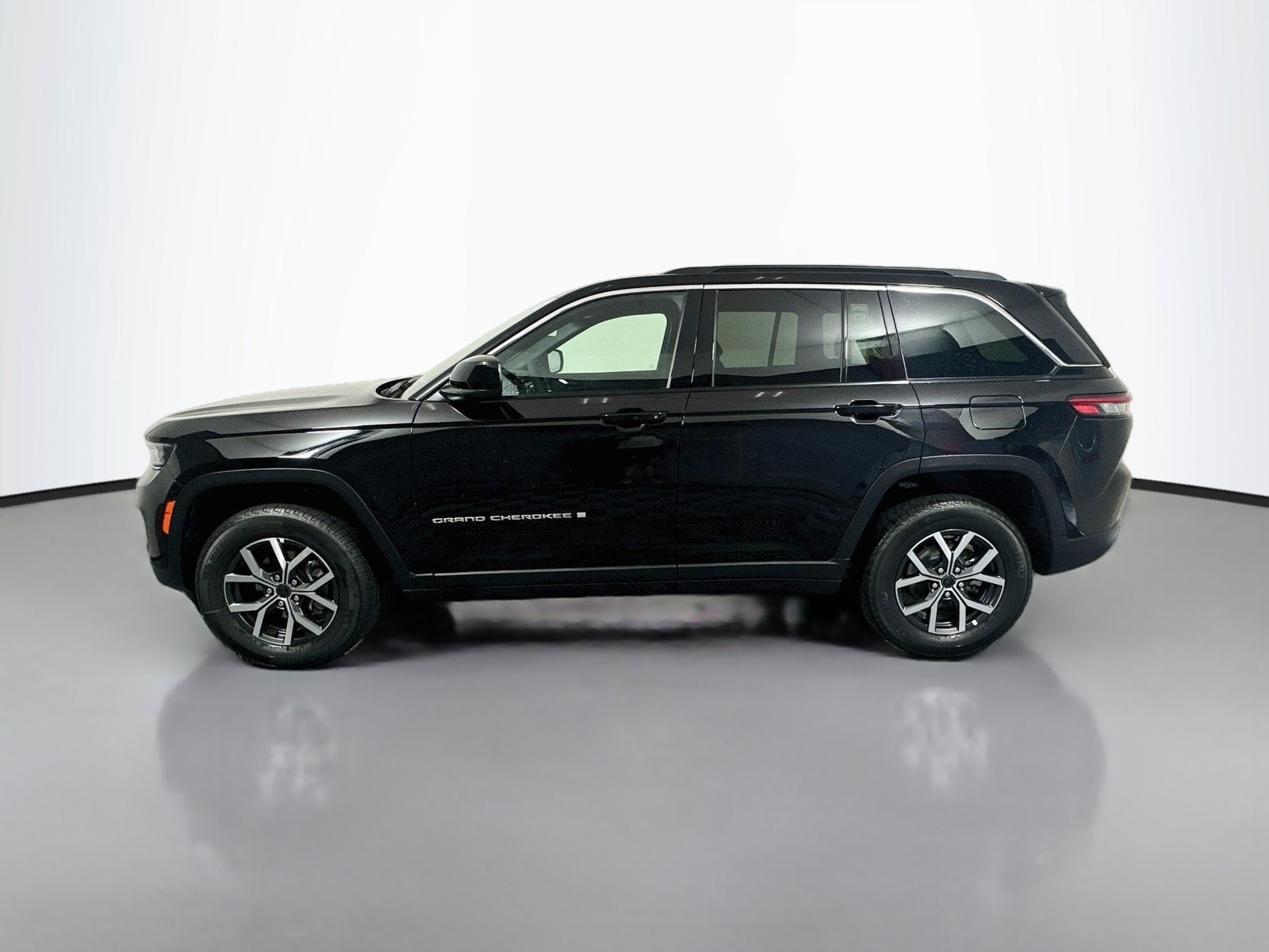 2027 Jeep Grand Cherokee Laredo X