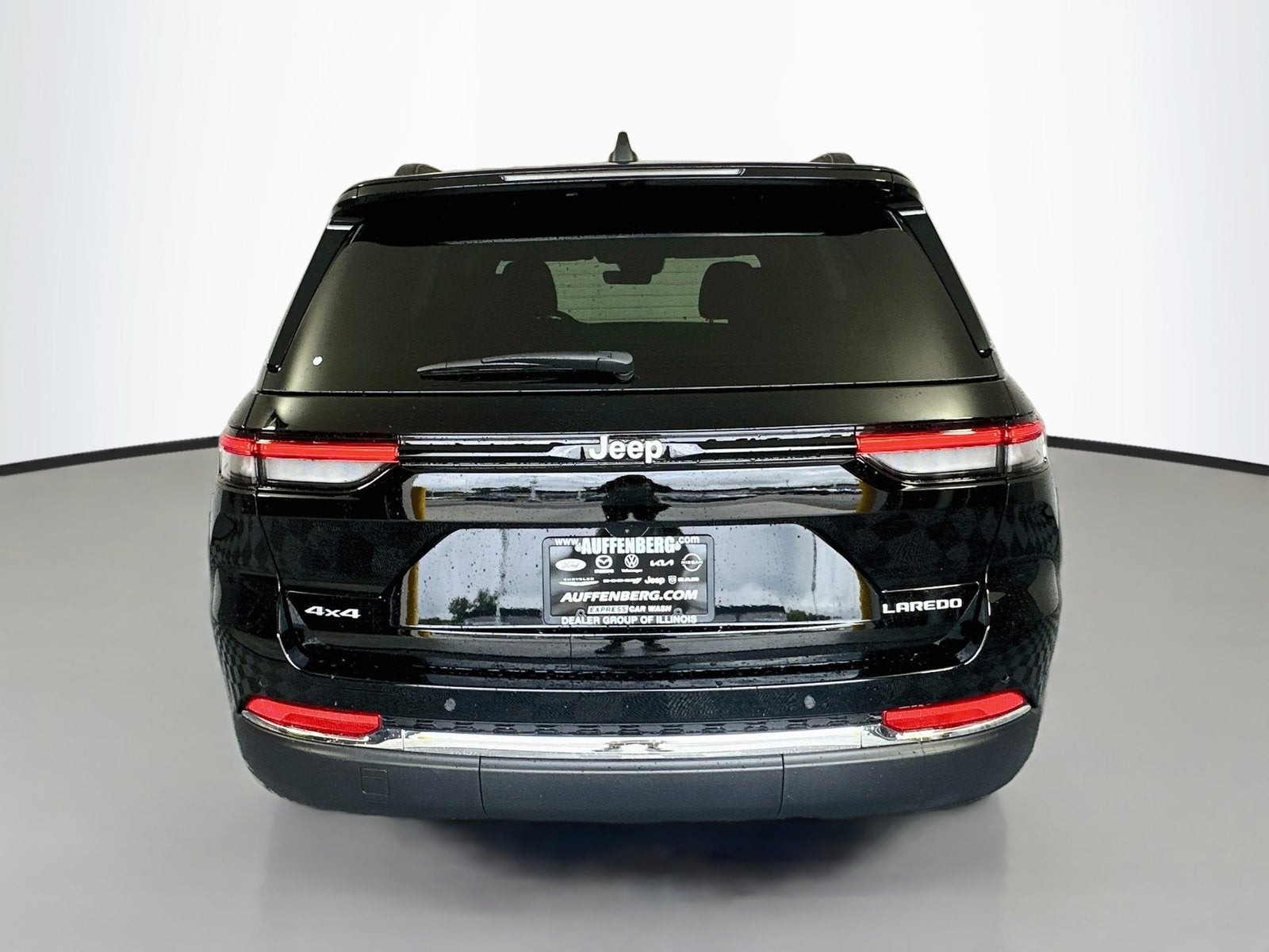 2027 Jeep Grand Cherokee Laredo X