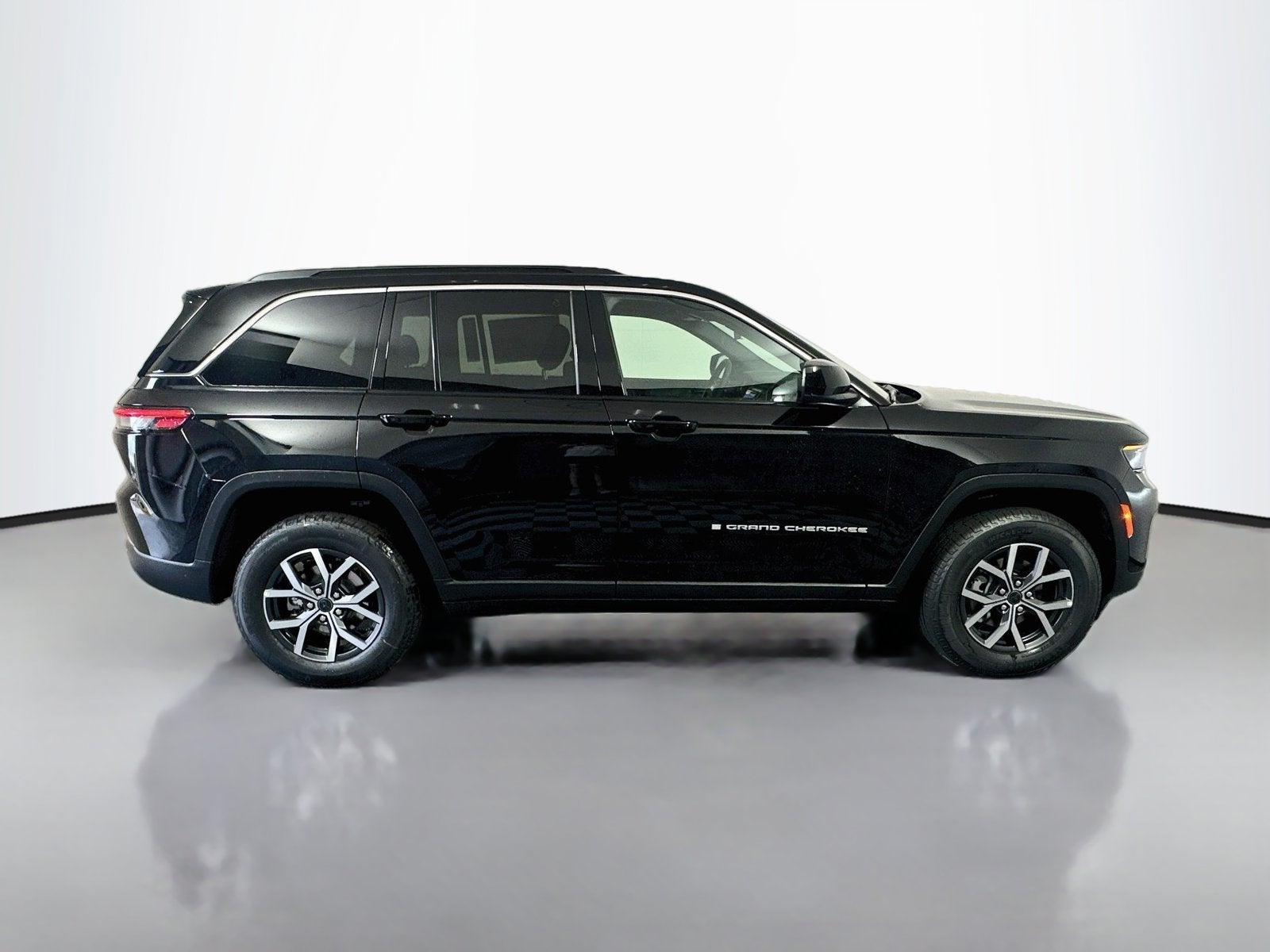 2027 Jeep Grand Cherokee Laredo X