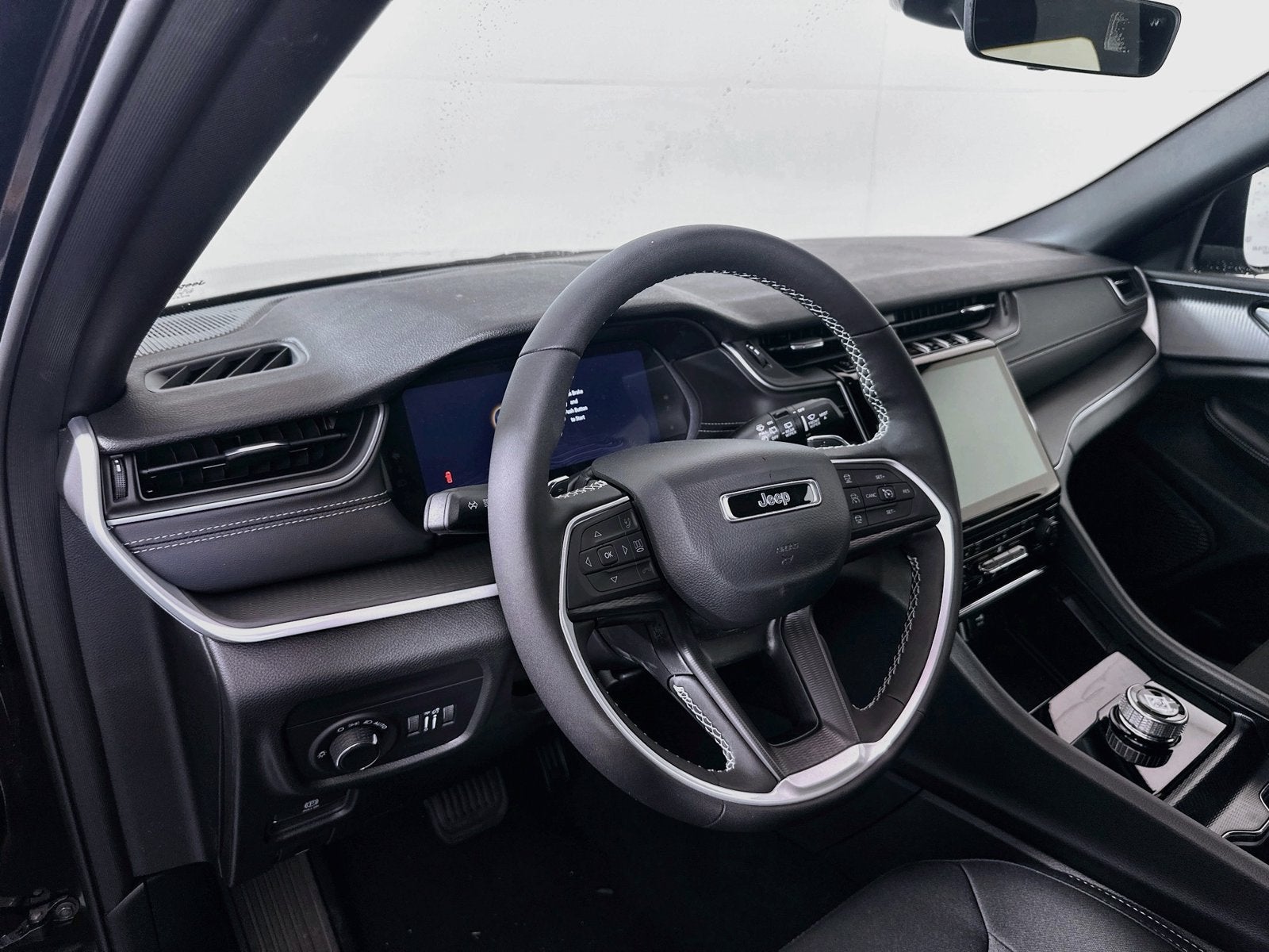 2027 Jeep Grand Cherokee Laredo X