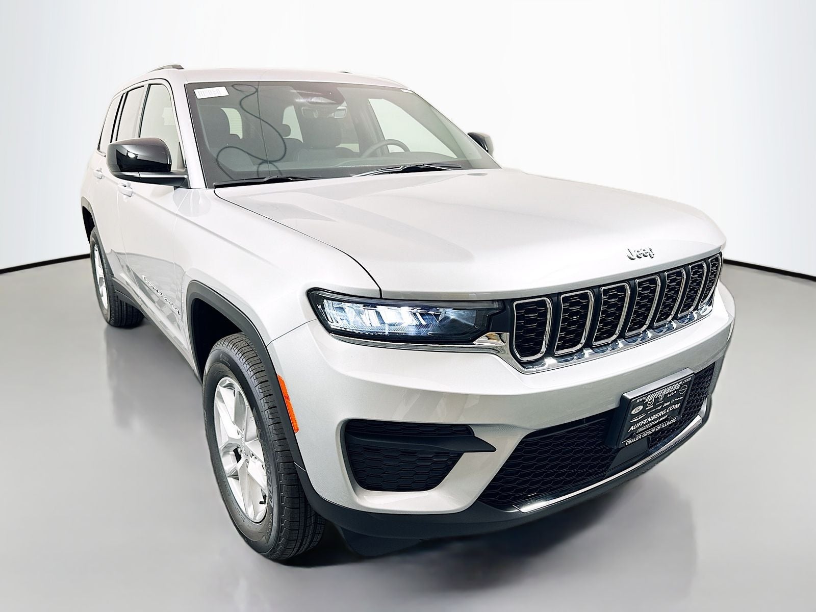 2026 Jeep Grand Cherokee GRAND CHEROKEE LAREDO X 4X4