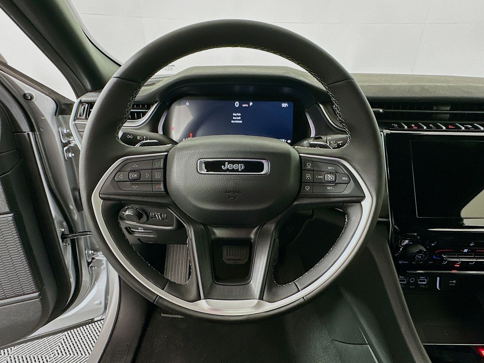2026 Jeep Grand Cherokee GRAND CHEROKEE LAREDO X 4X4