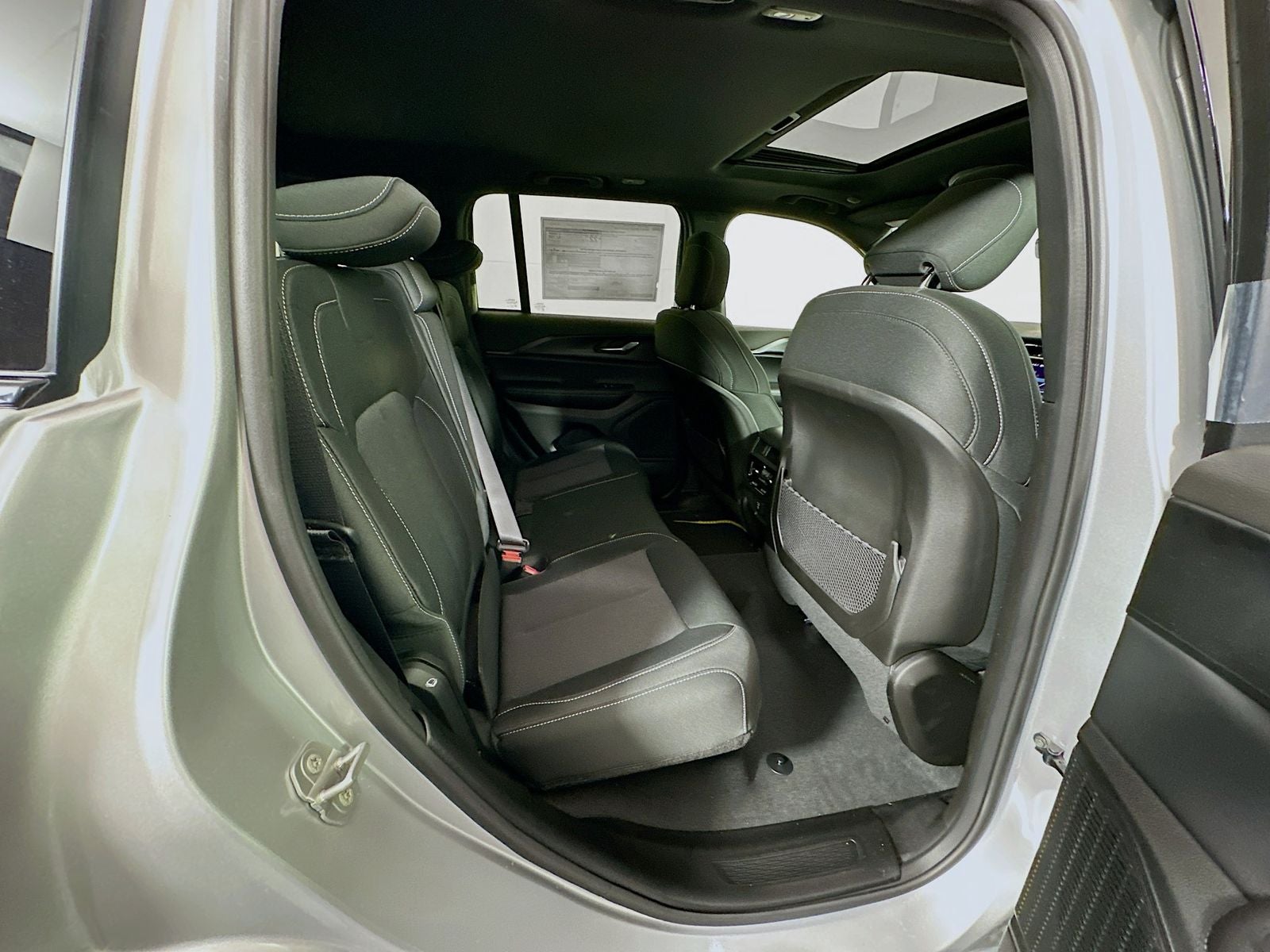 2026 Jeep Grand Cherokee GRAND CHEROKEE LAREDO X 4X4