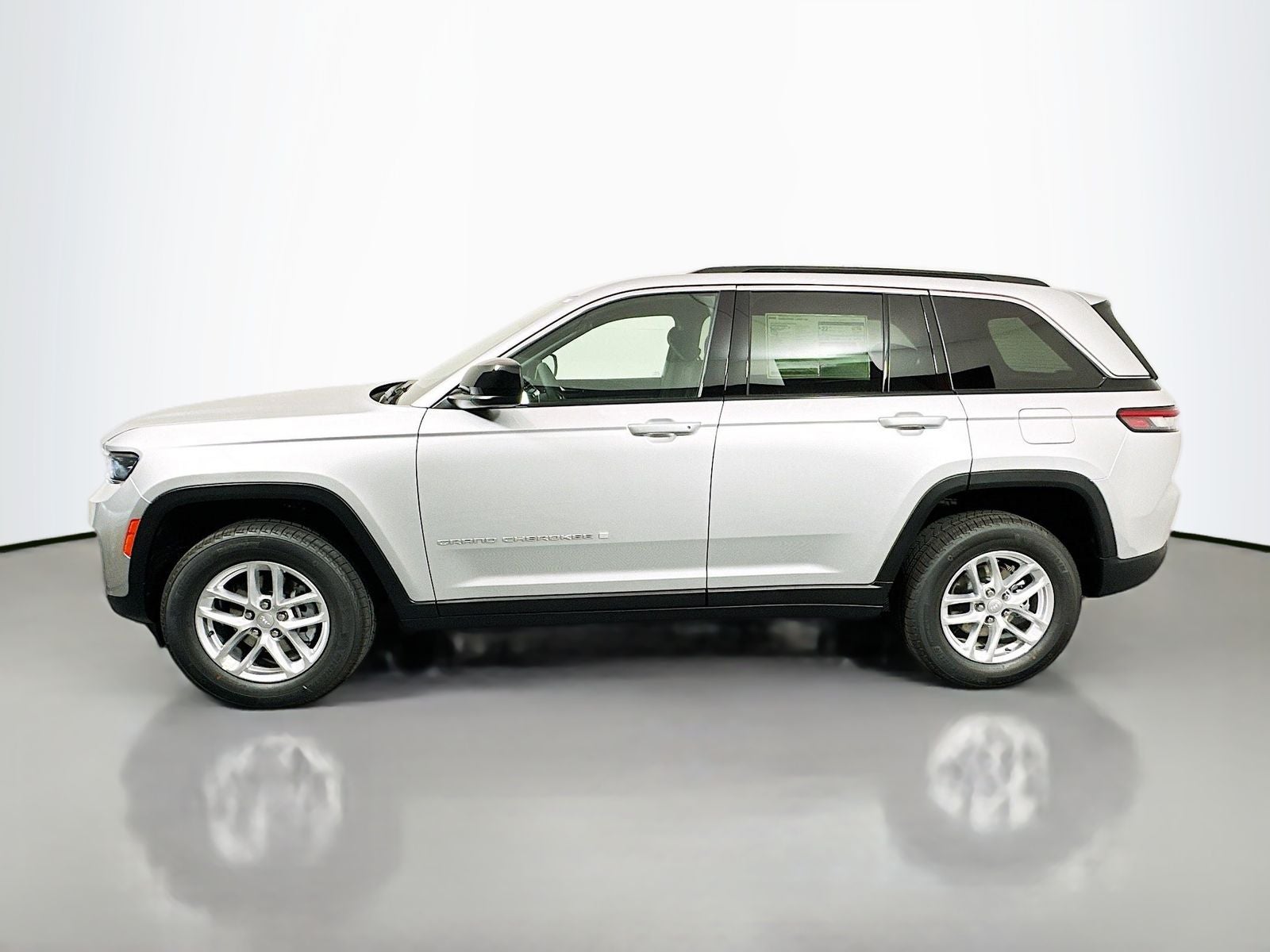 2026 Jeep Grand Cherokee GRAND CHEROKEE LAREDO X 4X4