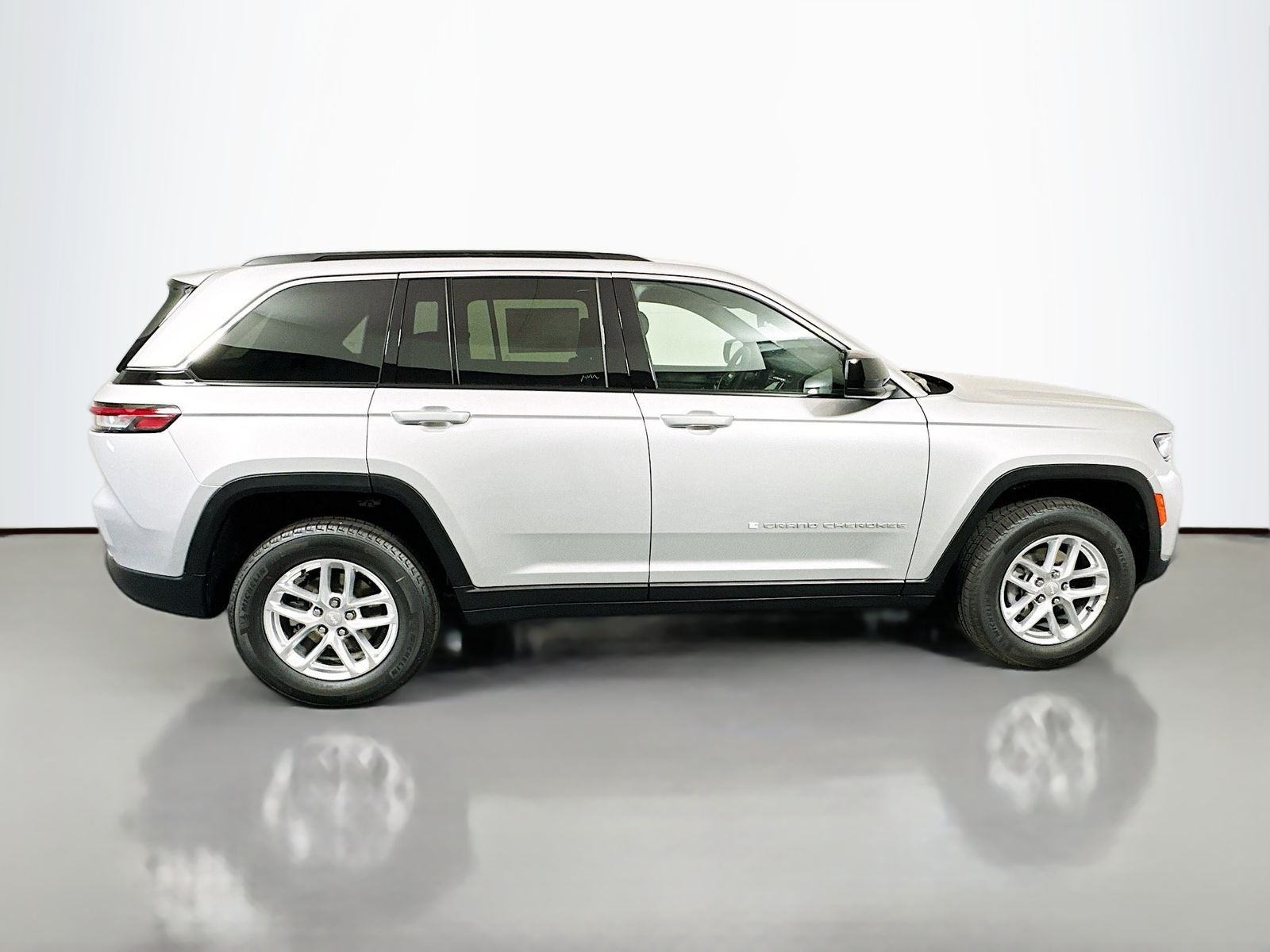 2026 Jeep Grand Cherokee GRAND CHEROKEE LAREDO X 4X4