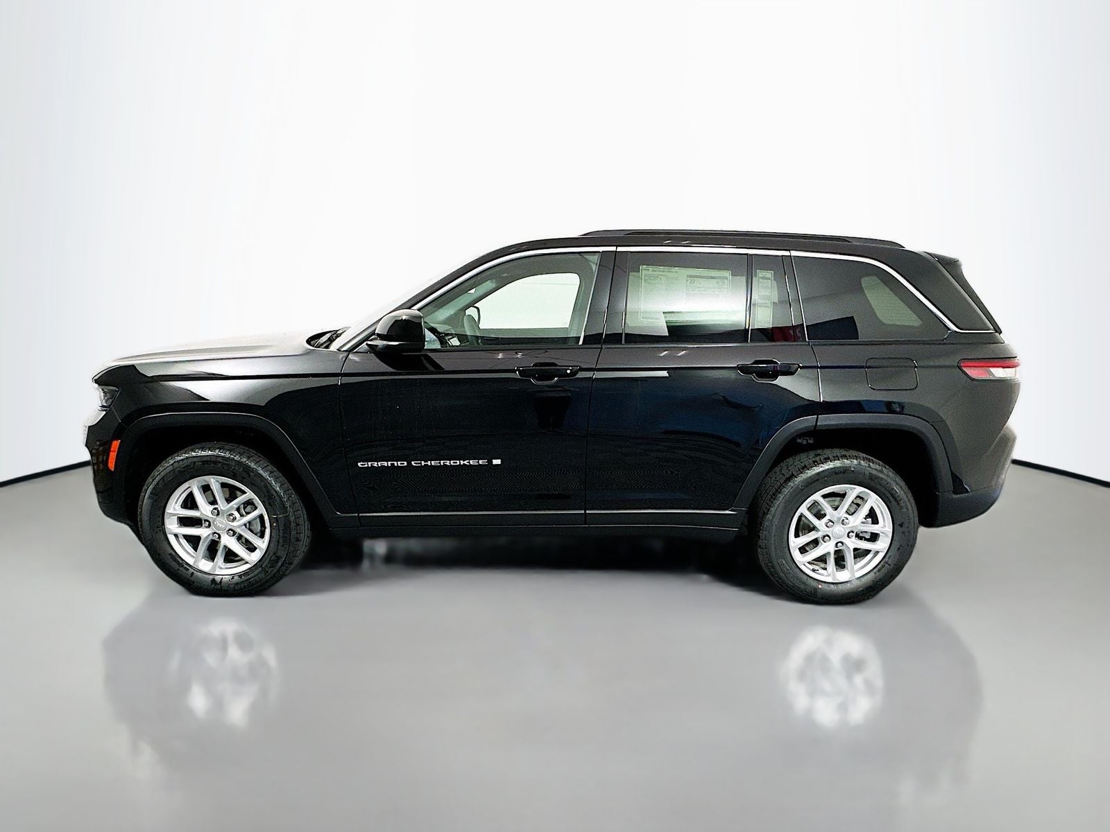 2026 Jeep Grand Cherokee GRAND CHEROKEE LAREDO X 4X4