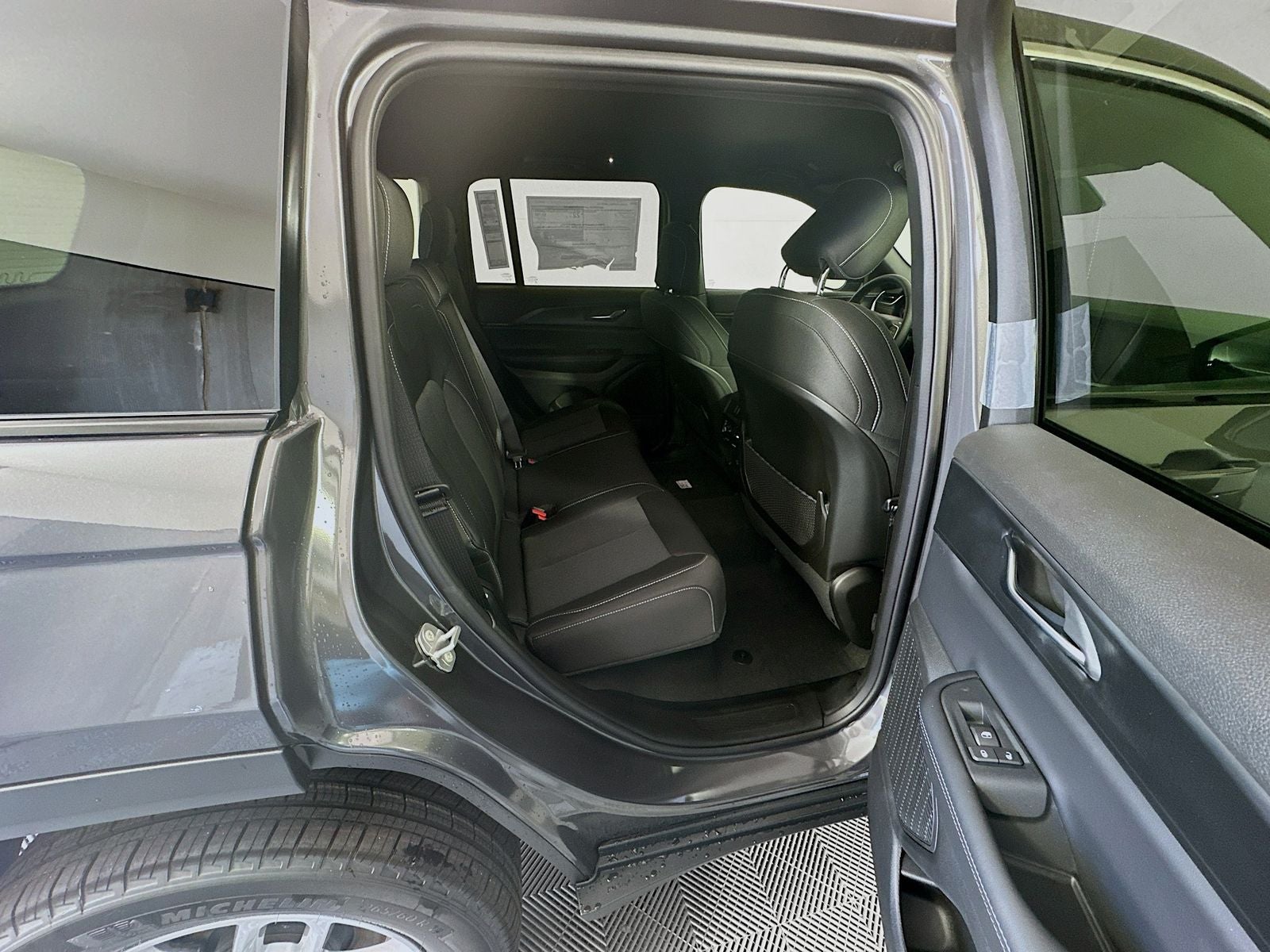 2026 Jeep Grand Cherokee GRAND CHEROKEE LAREDO 4X4