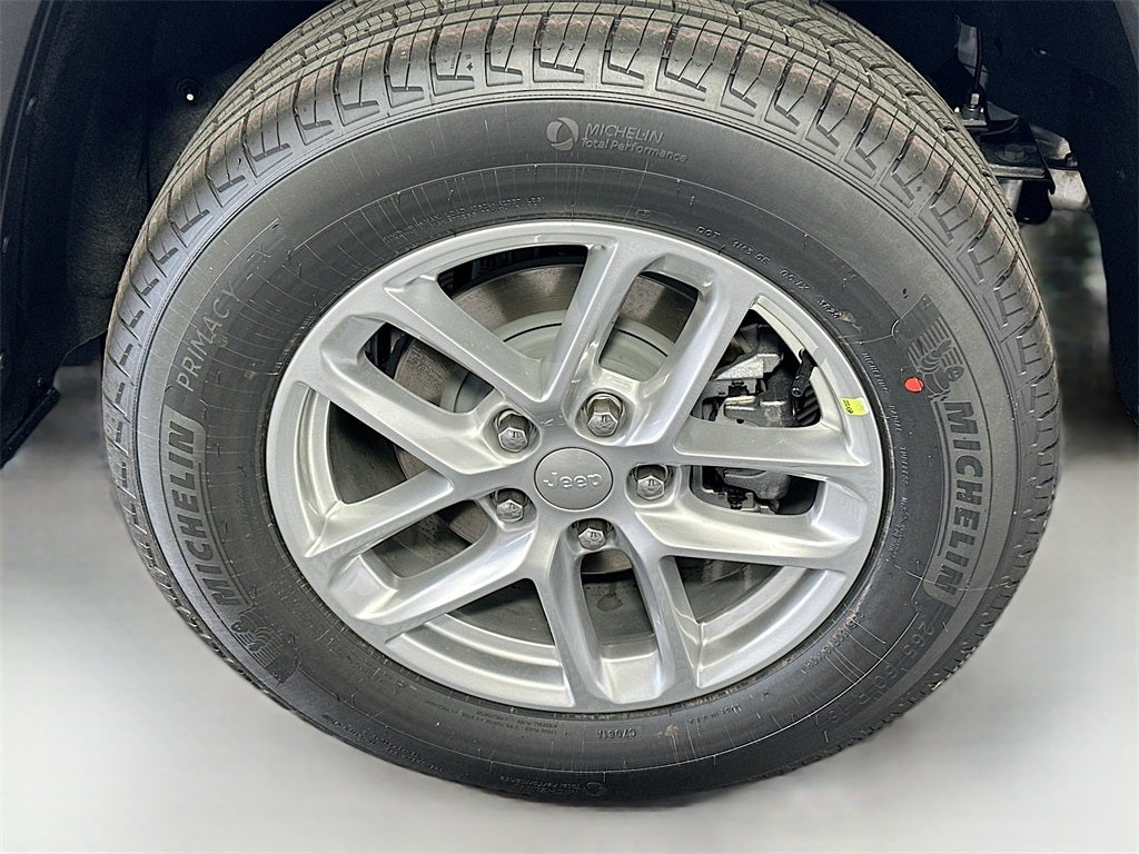 2025 Jeep Grand Cherokee GRAND CHEROKEE LAREDO X 4X4