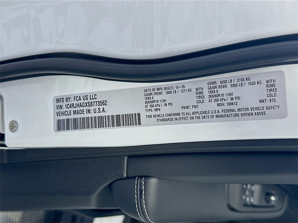 2025 Jeep Grand Cherokee GRAND CHEROKEE LAREDO X 4X4