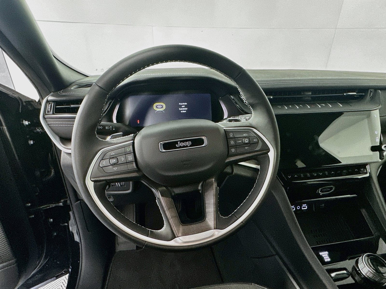 2027 Jeep Grand Cherokee GRAND CHEROKEE LAREDO ALTITUDE 4X4