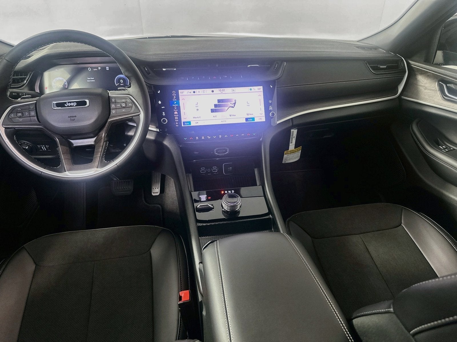 2027 Jeep Grand Cherokee GRAND CHEROKEE LAREDO ALTITUDE 4X4