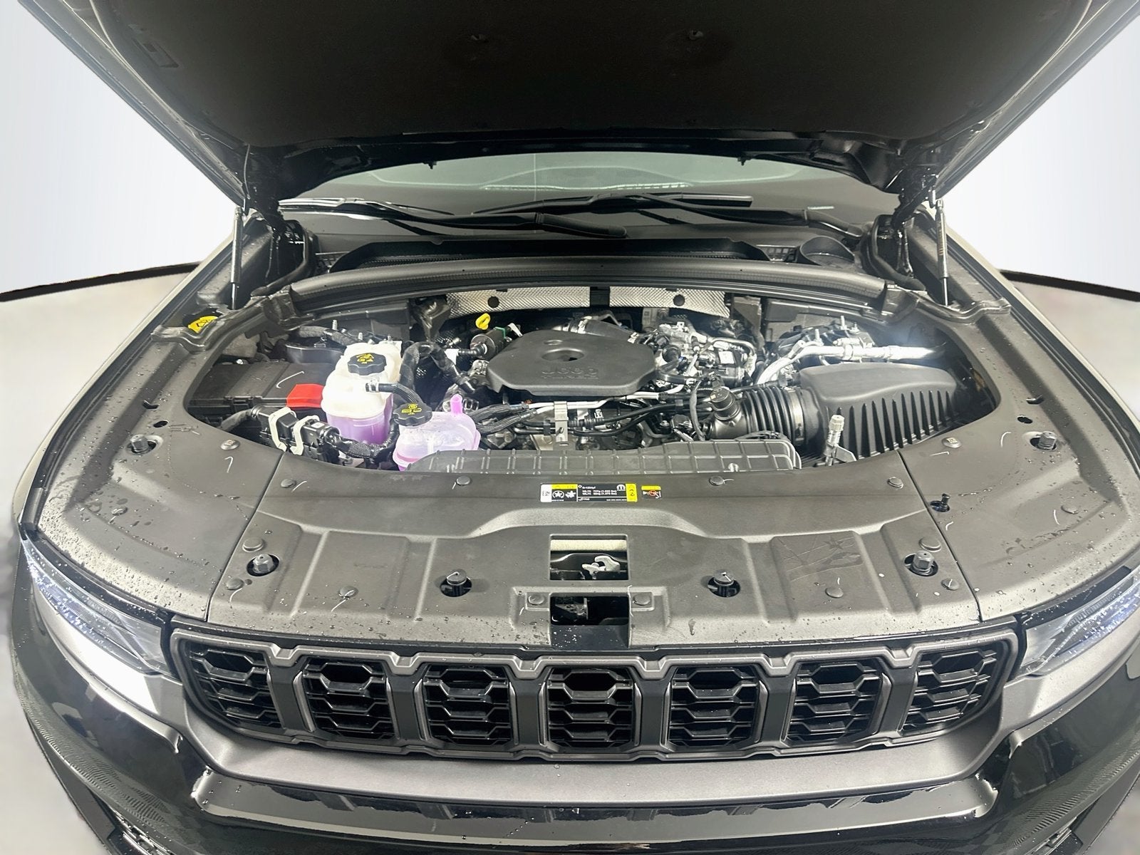 2027 Jeep Grand Cherokee GRAND CHEROKEE LAREDO ALTITUDE 4X4
