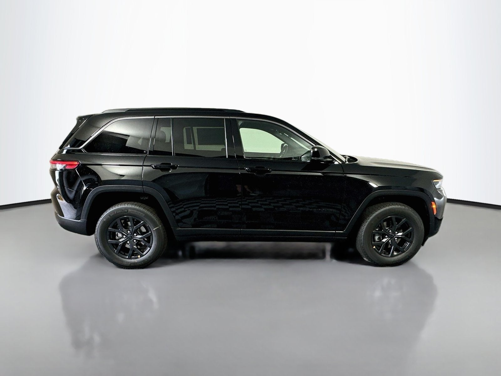 2027 Jeep Grand Cherokee GRAND CHEROKEE LAREDO ALTITUDE 4X4