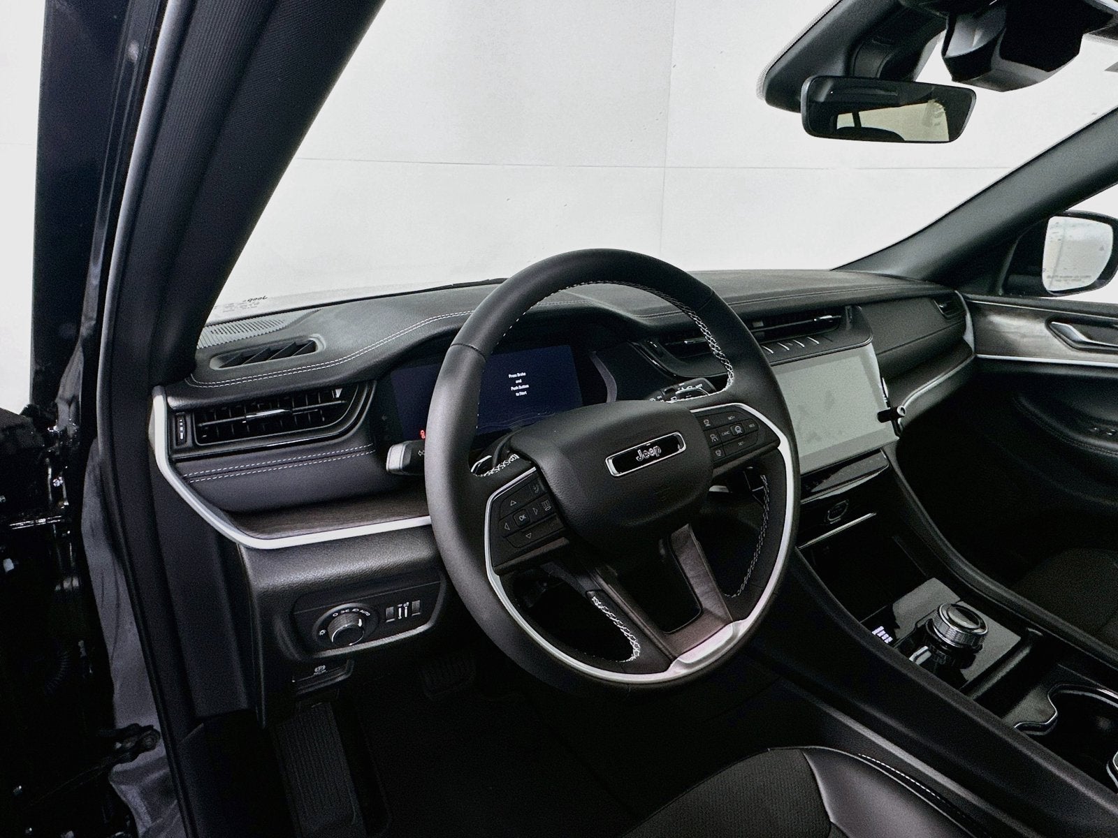 2027 Jeep Grand Cherokee GRAND CHEROKEE LAREDO ALTITUDE 4X4