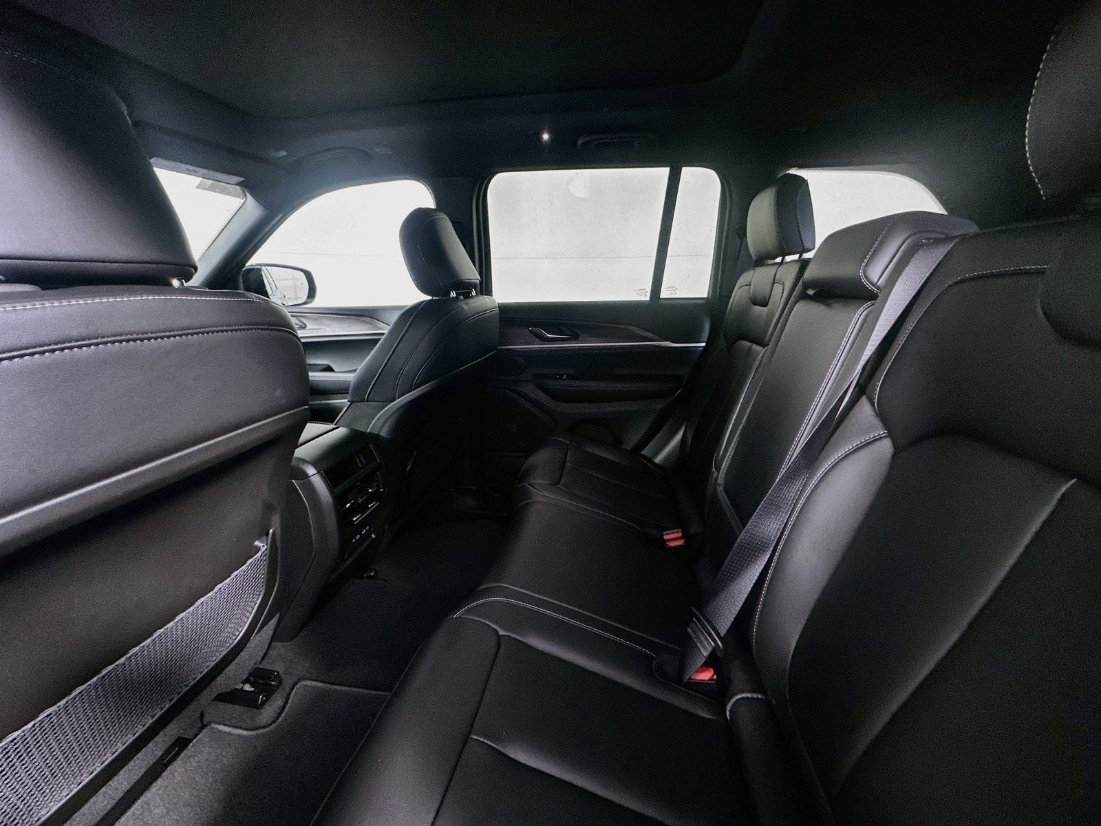 2027 Jeep Grand Cherokee GRAND CHEROKEE LIMITED 4X4