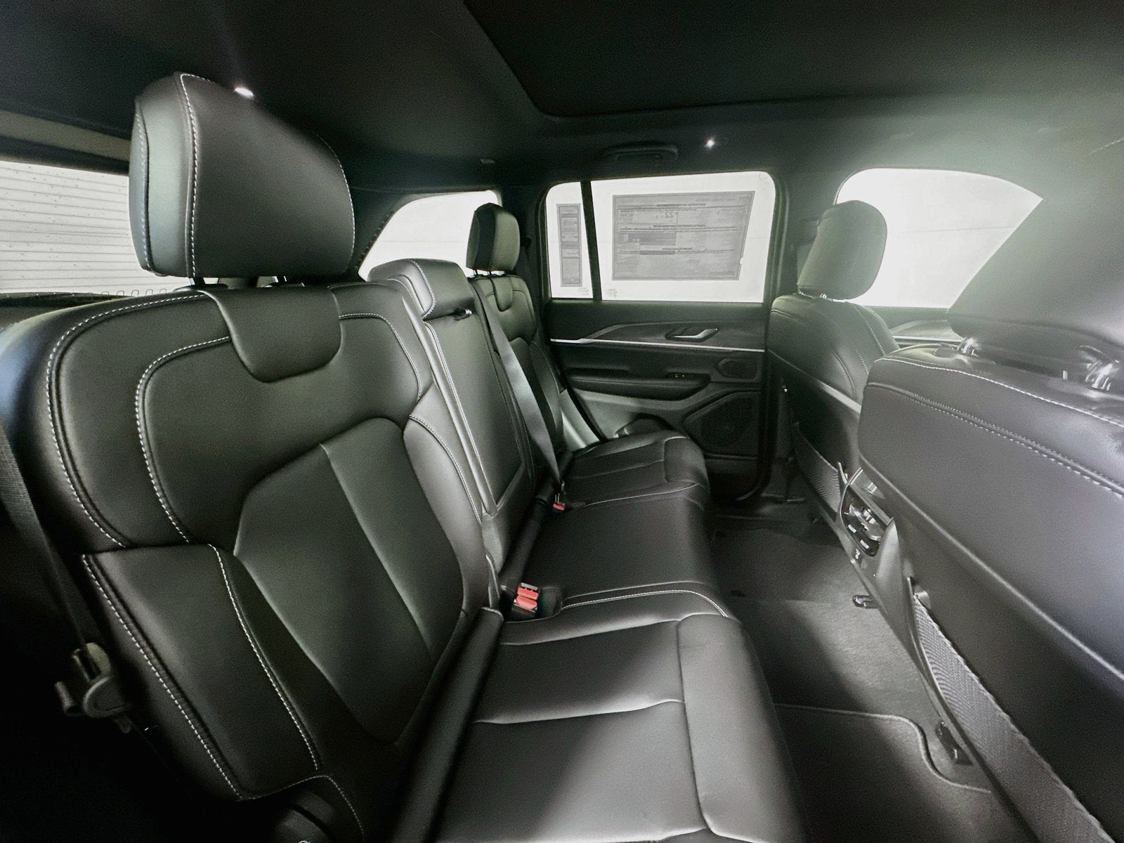 2027 Jeep Grand Cherokee GRAND CHEROKEE LIMITED 4X4