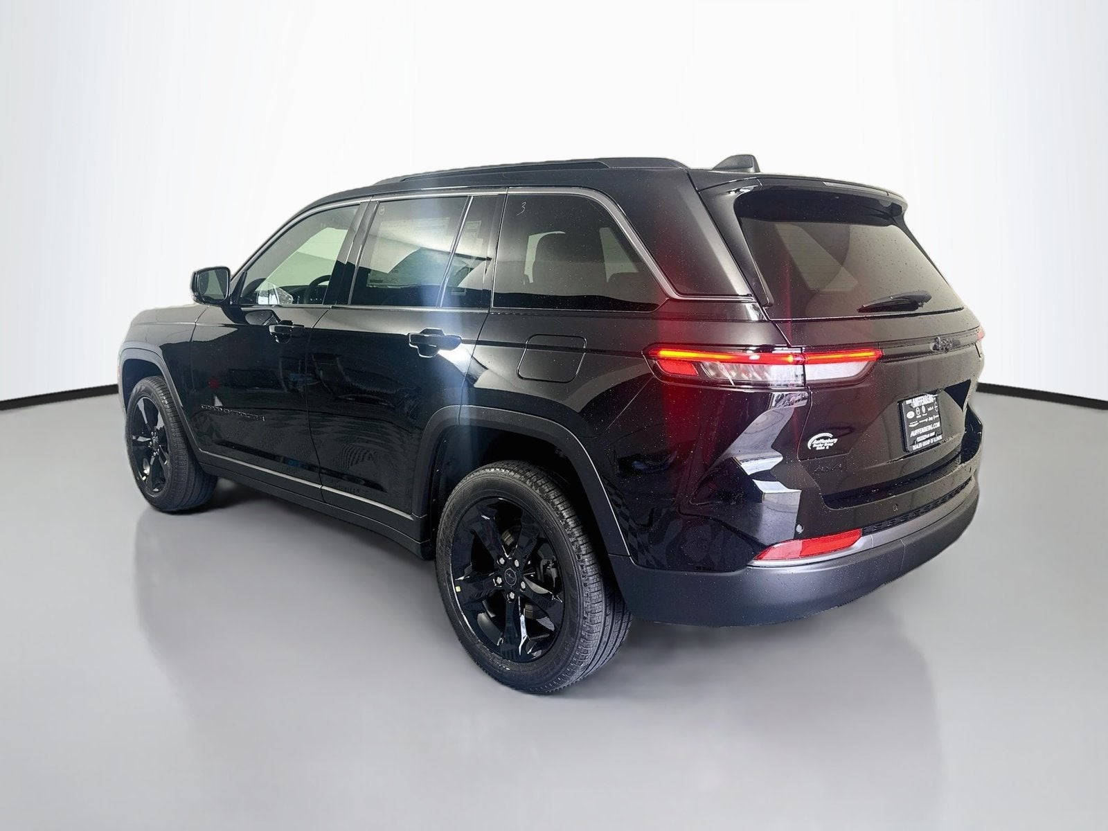 2027 Jeep Grand Cherokee GRAND CHEROKEE LIMITED 4X4