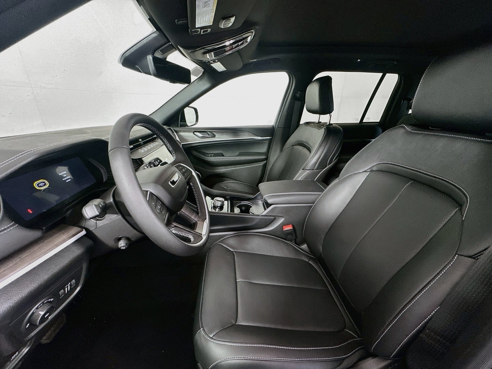 2027 Jeep Grand Cherokee GRAND CHEROKEE LIMITED RESERVE 4X4