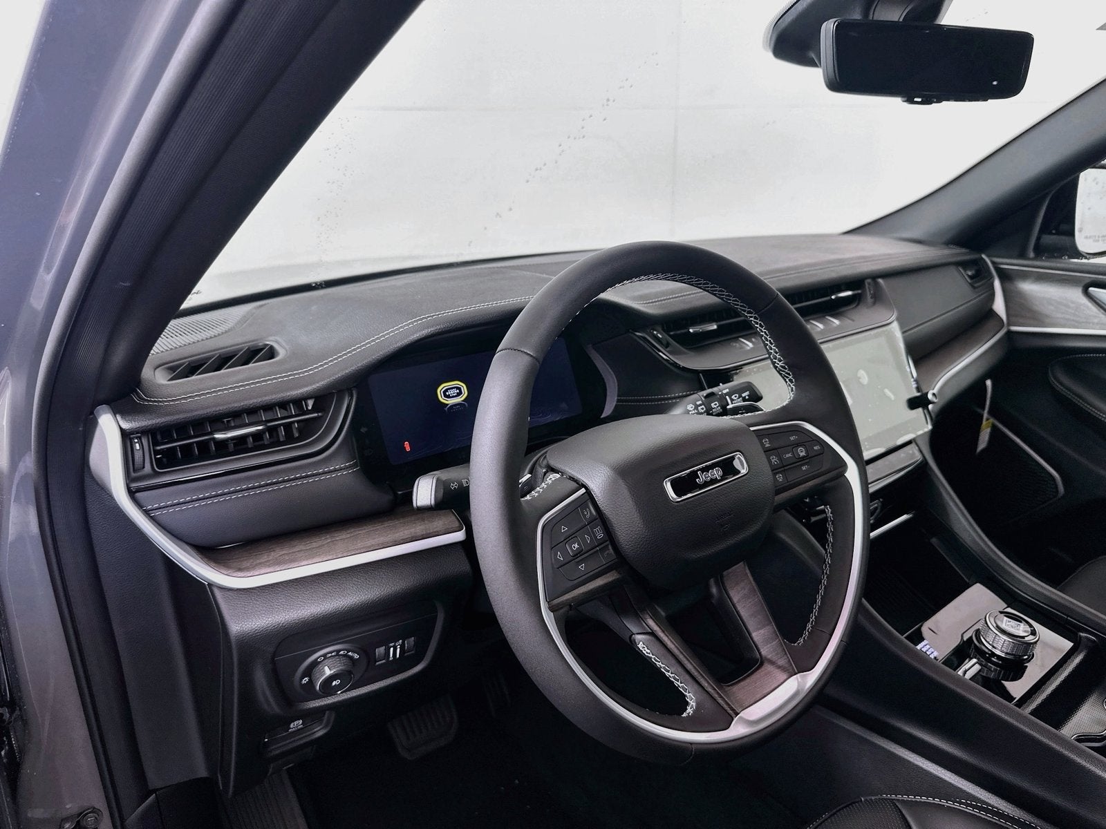 2027 Jeep Grand Cherokee Limited Reserve