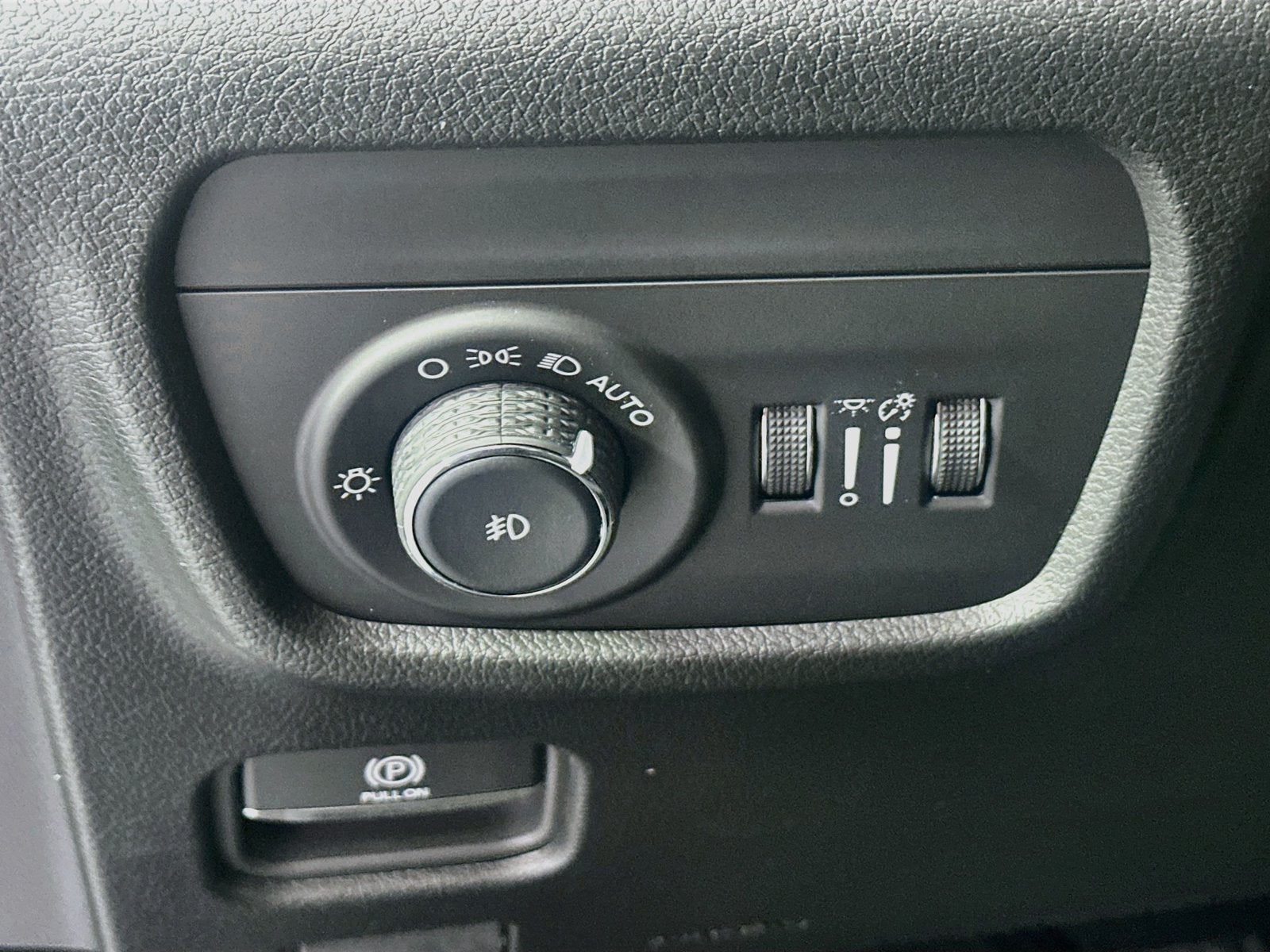 2027 Jeep Grand Cherokee GRAND CHEROKEE LIMITED RESERVE 4X4