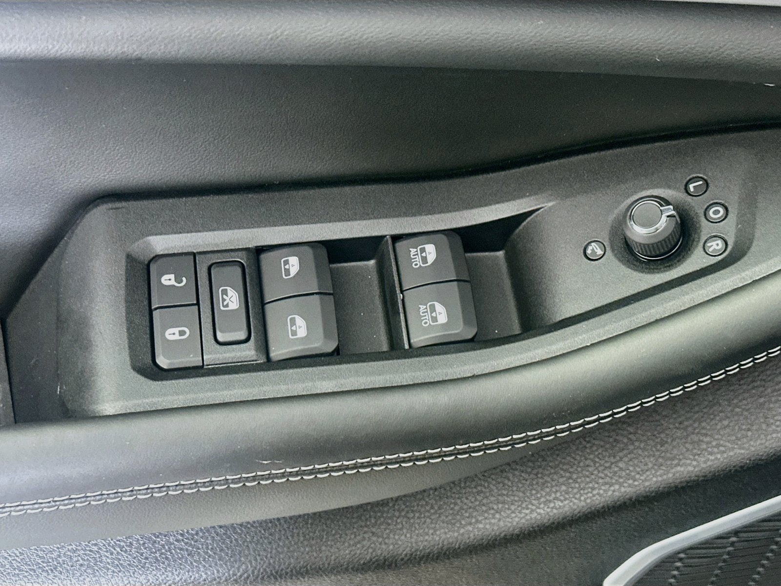 2027 Jeep Grand Cherokee GRAND CHEROKEE LIMITED RESERVE 4X4
