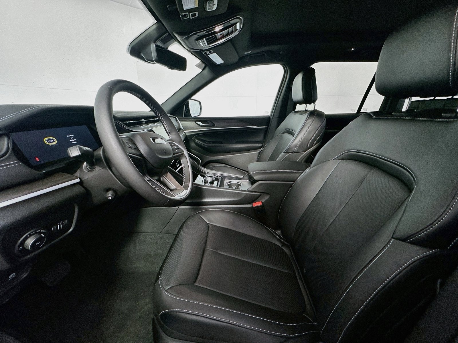 2027 Jeep Grand Cherokee GRAND CHEROKEE LIMITED RESERVE 4X4