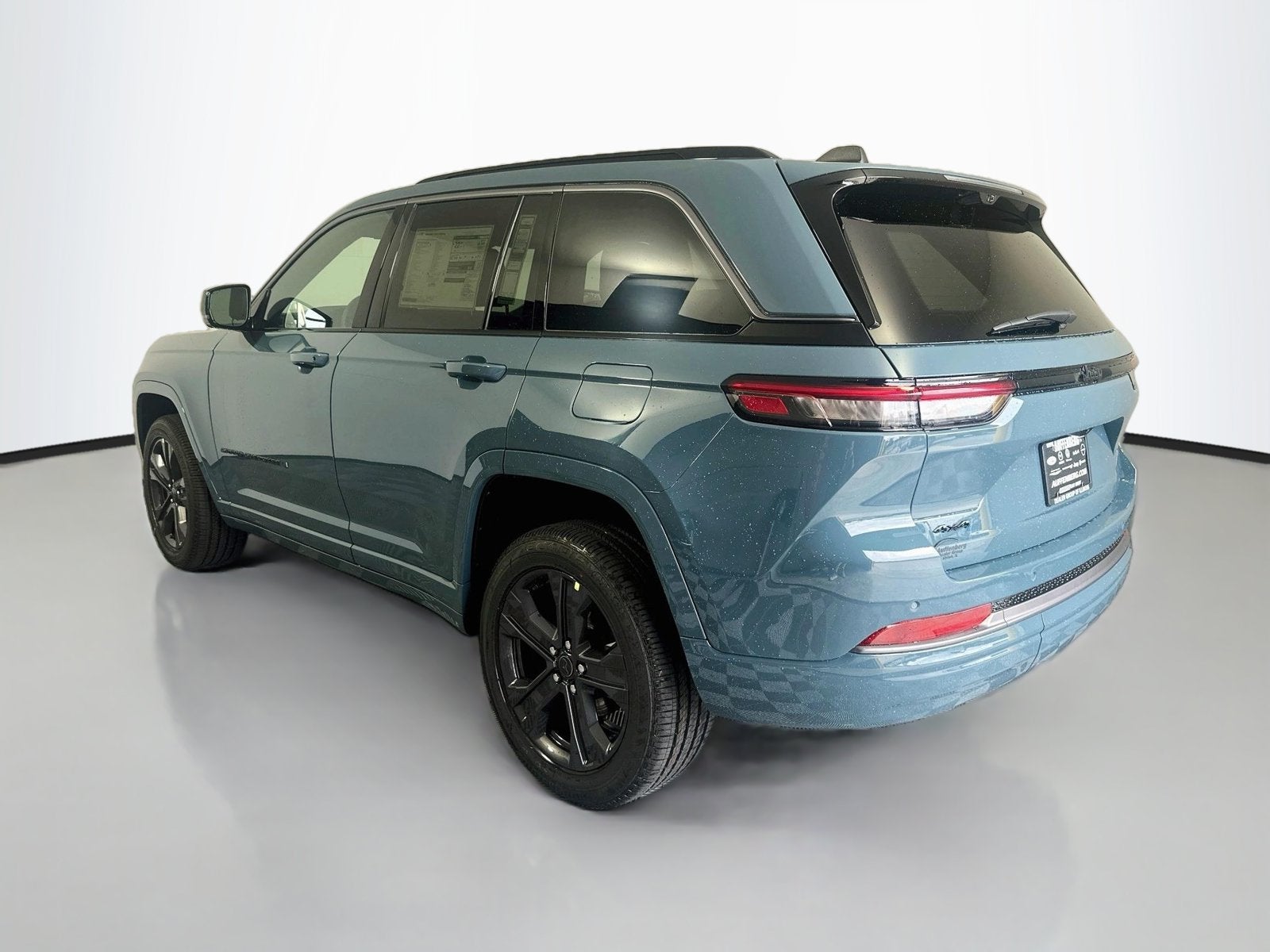 2027 Jeep Grand Cherokee GRAND CHEROKEE LIMITED RESERVE 4X4