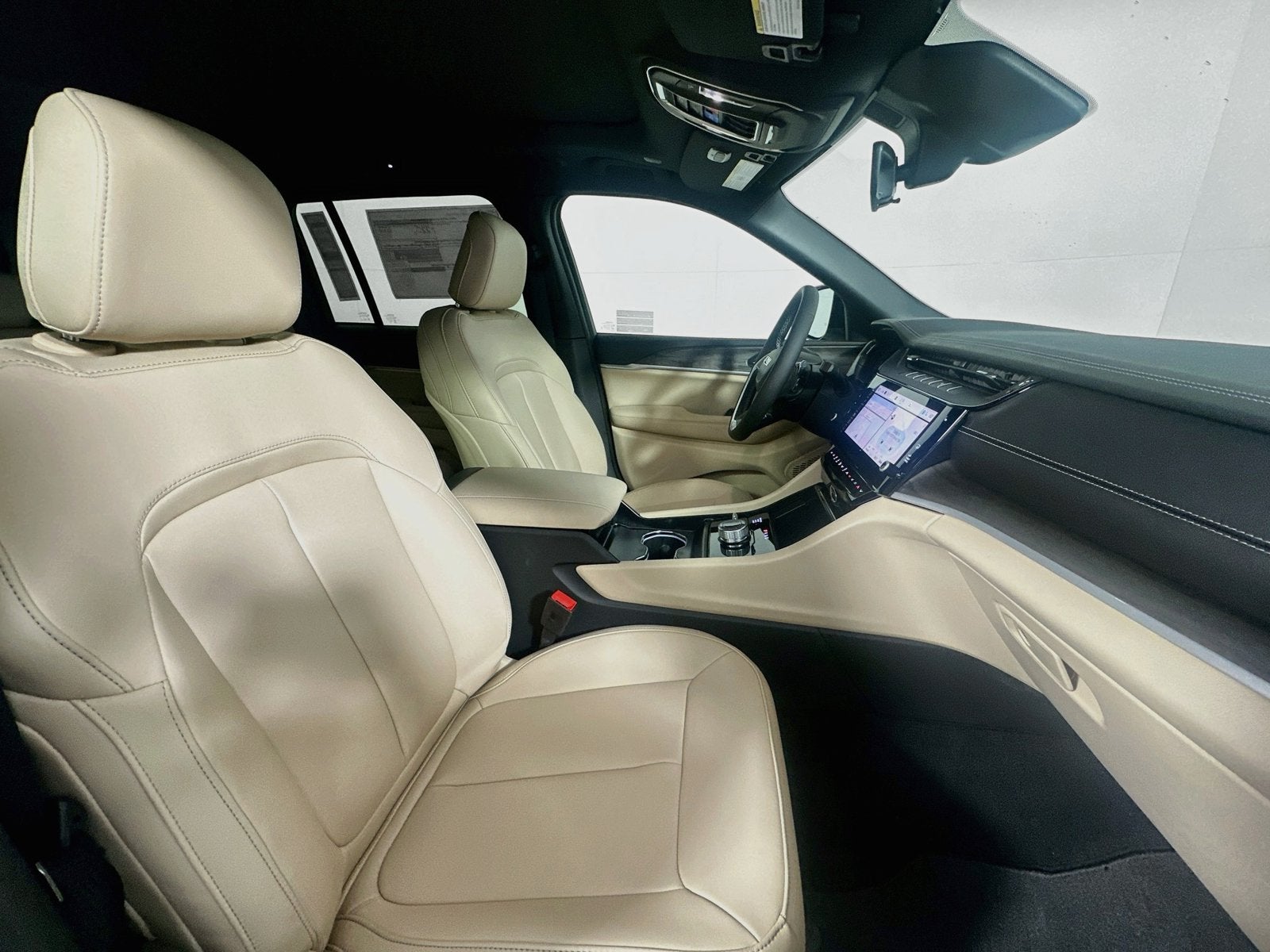 2027 Jeep Grand Cherokee GRAND CHEROKEE LIMITED 4X4