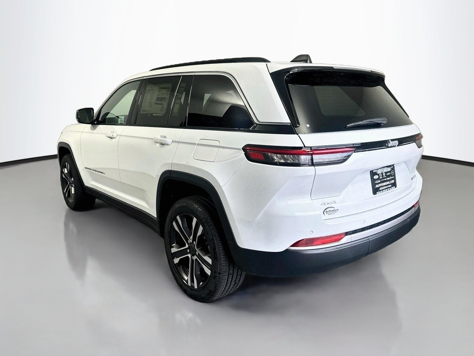 2027 Jeep Grand Cherokee GRAND CHEROKEE LIMITED 4X4