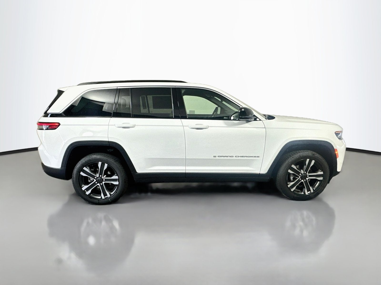 2027 Jeep Grand Cherokee GRAND CHEROKEE LIMITED 4X4