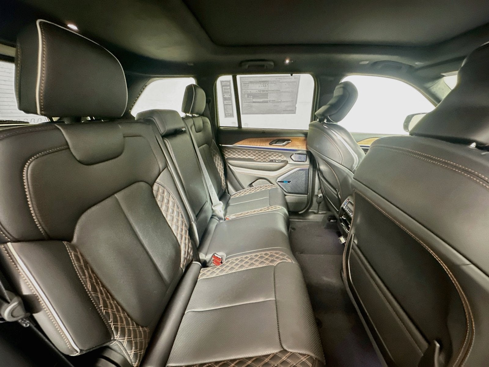 2027 Jeep Grand Cherokee GRAND CHEROKEE SUMMIT 4X4