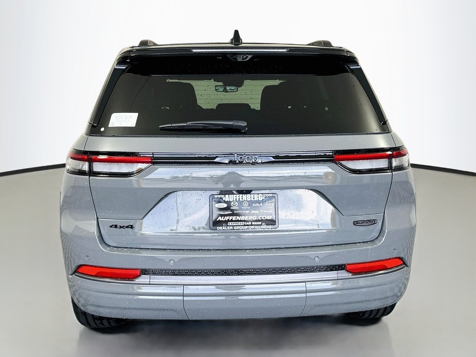 2027 Jeep Grand Cherokee Summit