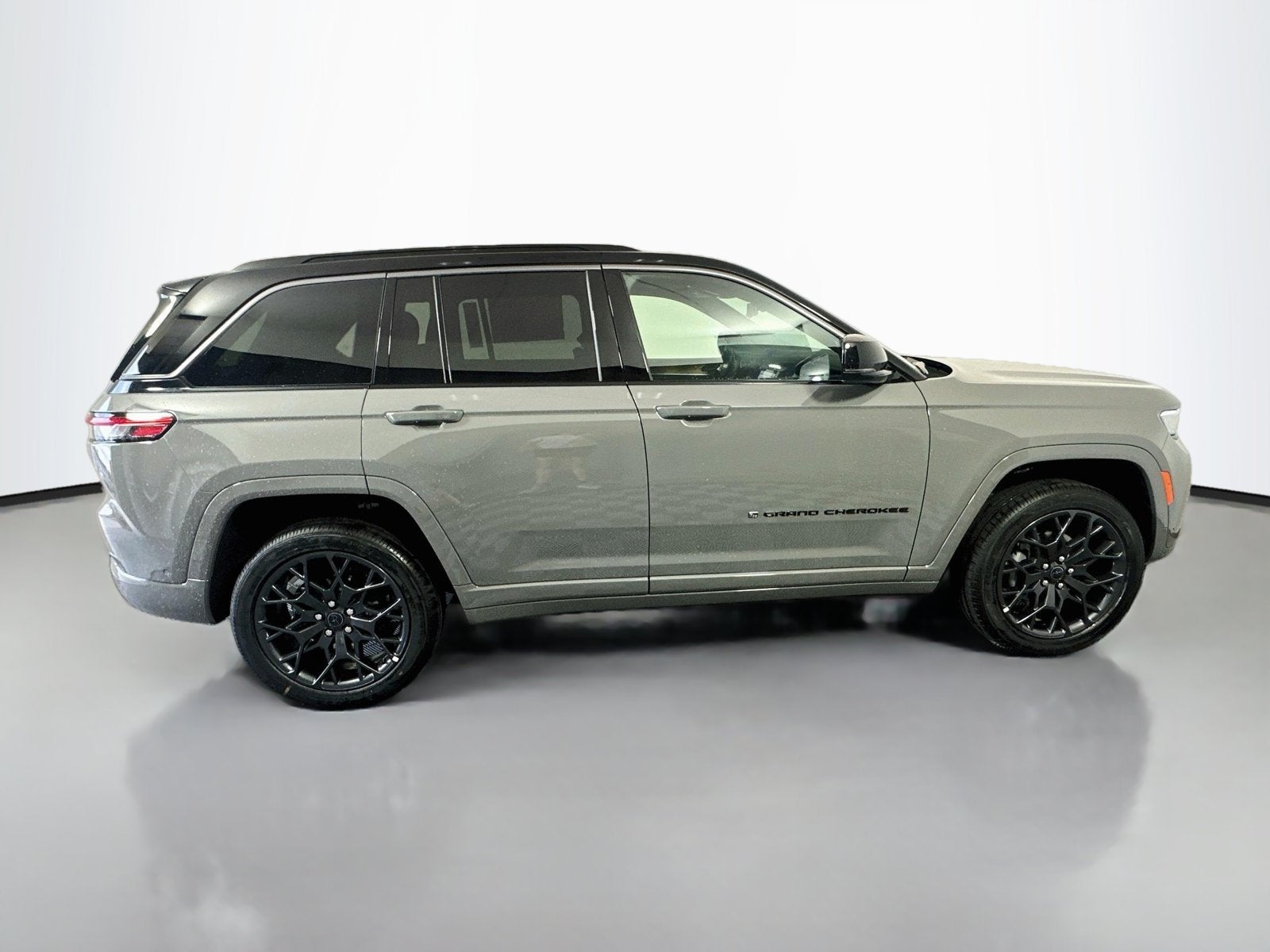 2027 Jeep Grand Cherokee Summit