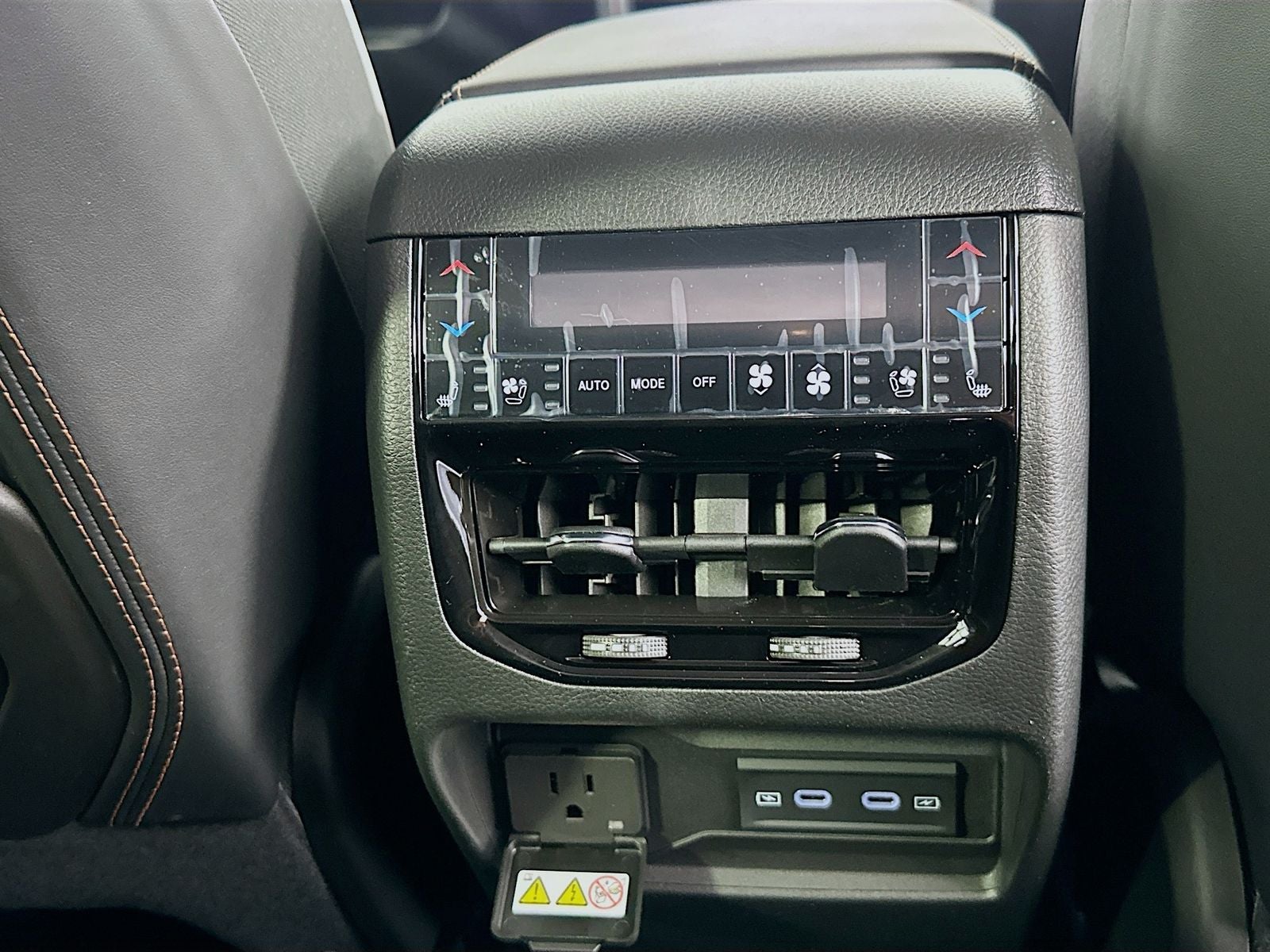 2026 Jeep Grand Cherokee GRAND CHEROKEE SUMMIT 4X4
