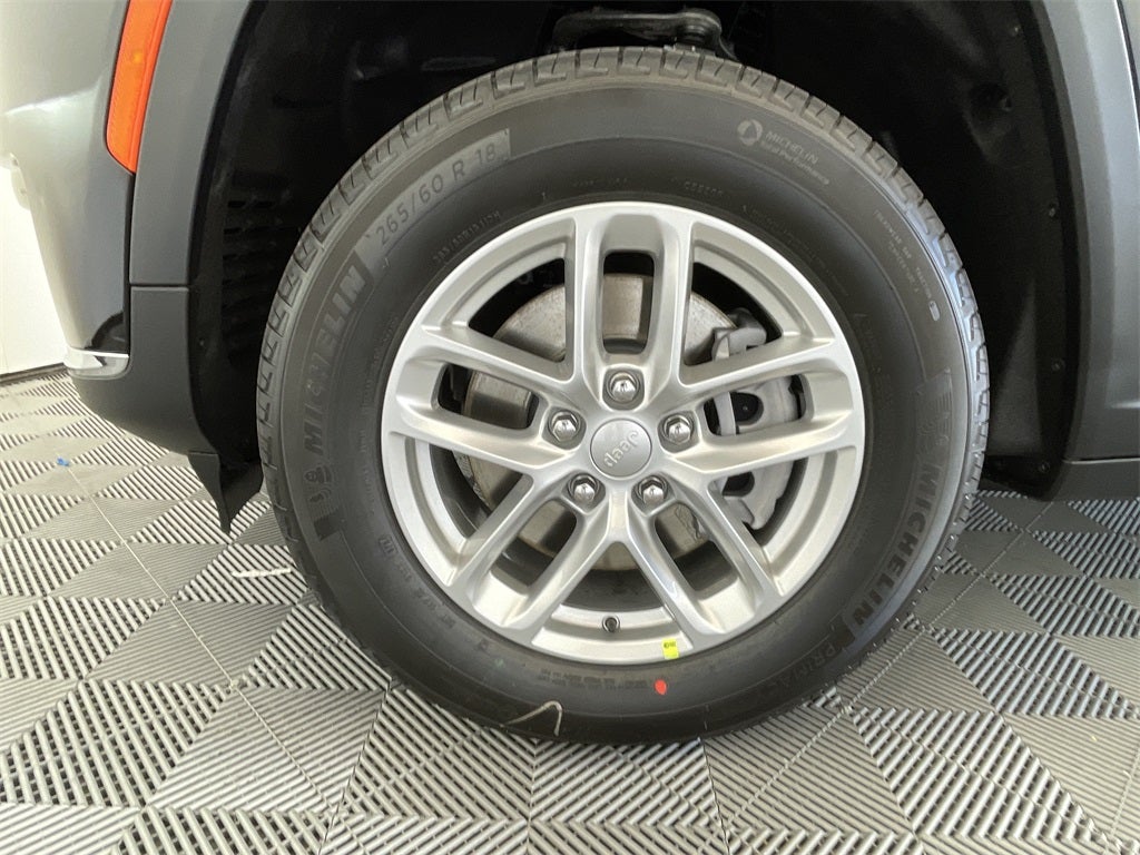 2025 Jeep Grand Cherokee GRAND CHEROKEE L LAREDO X 4X4