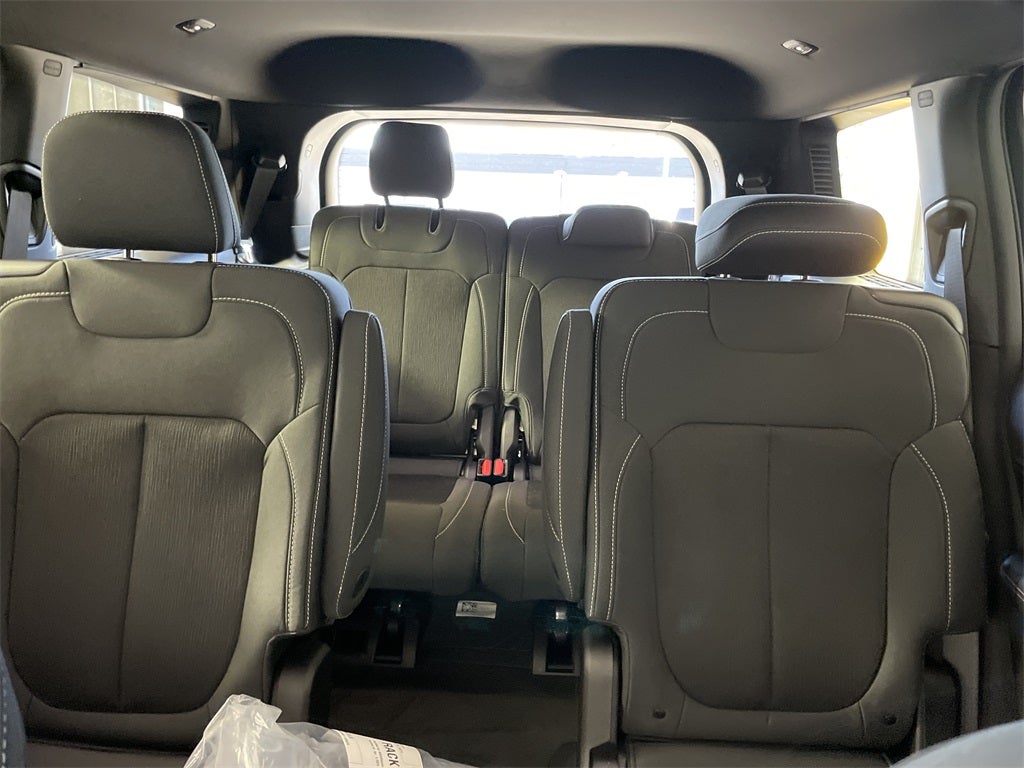 2025 Jeep Grand Cherokee GRAND CHEROKEE L LAREDO X 4X4