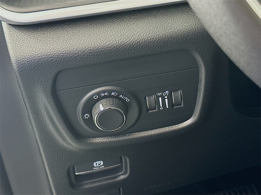 2025 Jeep Grand Cherokee GRAND CHEROKEE L LAREDO 4X4