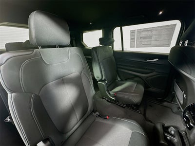 2025 Jeep Grand Cherokee GRAND CHEROKEE L LAREDO 4X4