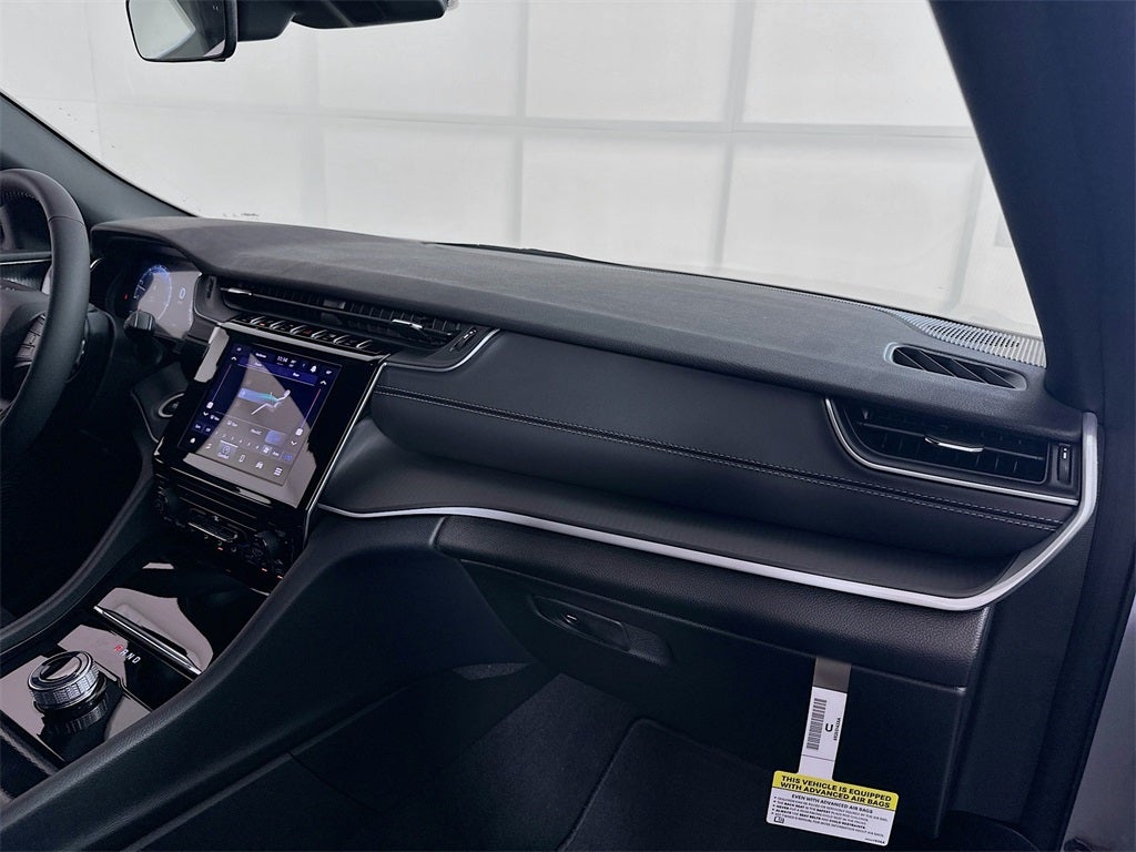 2025 Jeep Grand Cherokee GRAND CHEROKEE L LAREDO 4X4