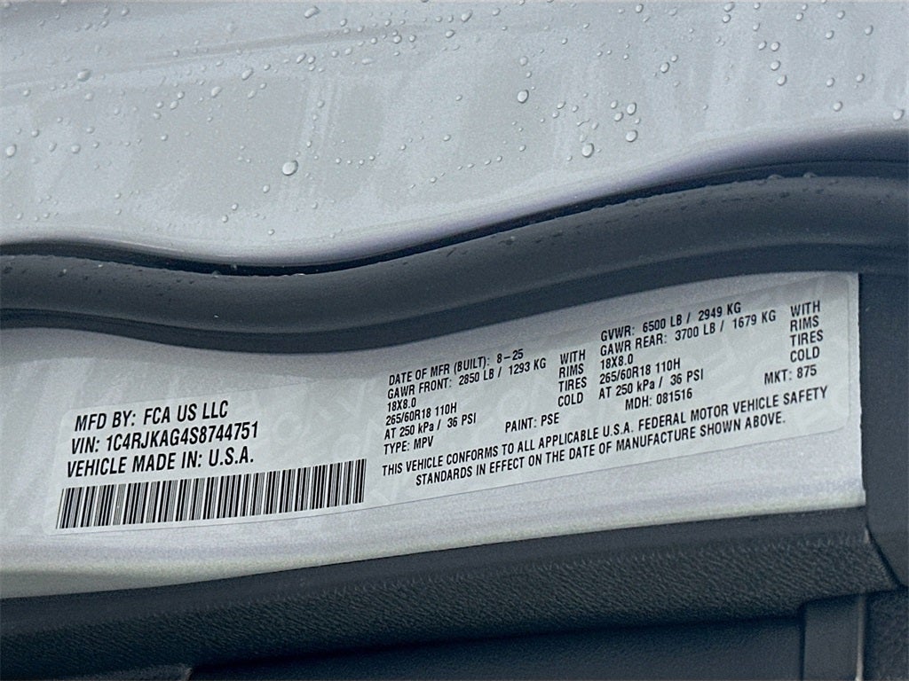 2025 Jeep Grand Cherokee GRAND CHEROKEE L LAREDO 4X4