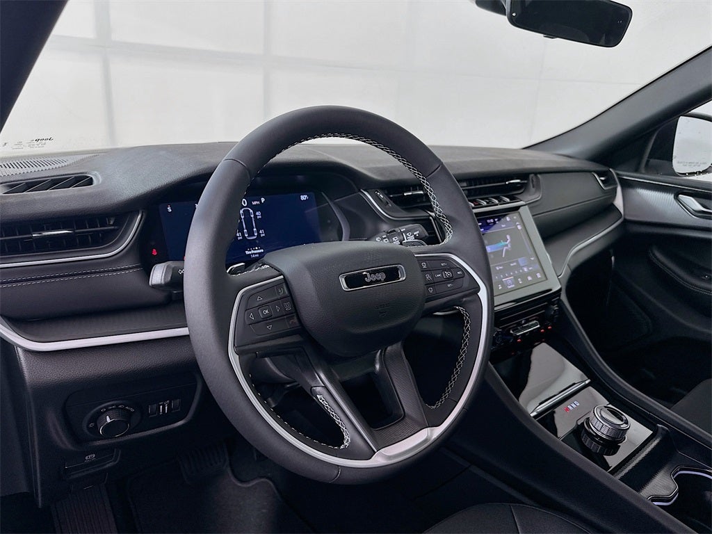 2025 Jeep Grand Cherokee GRAND CHEROKEE L LAREDO 4X4