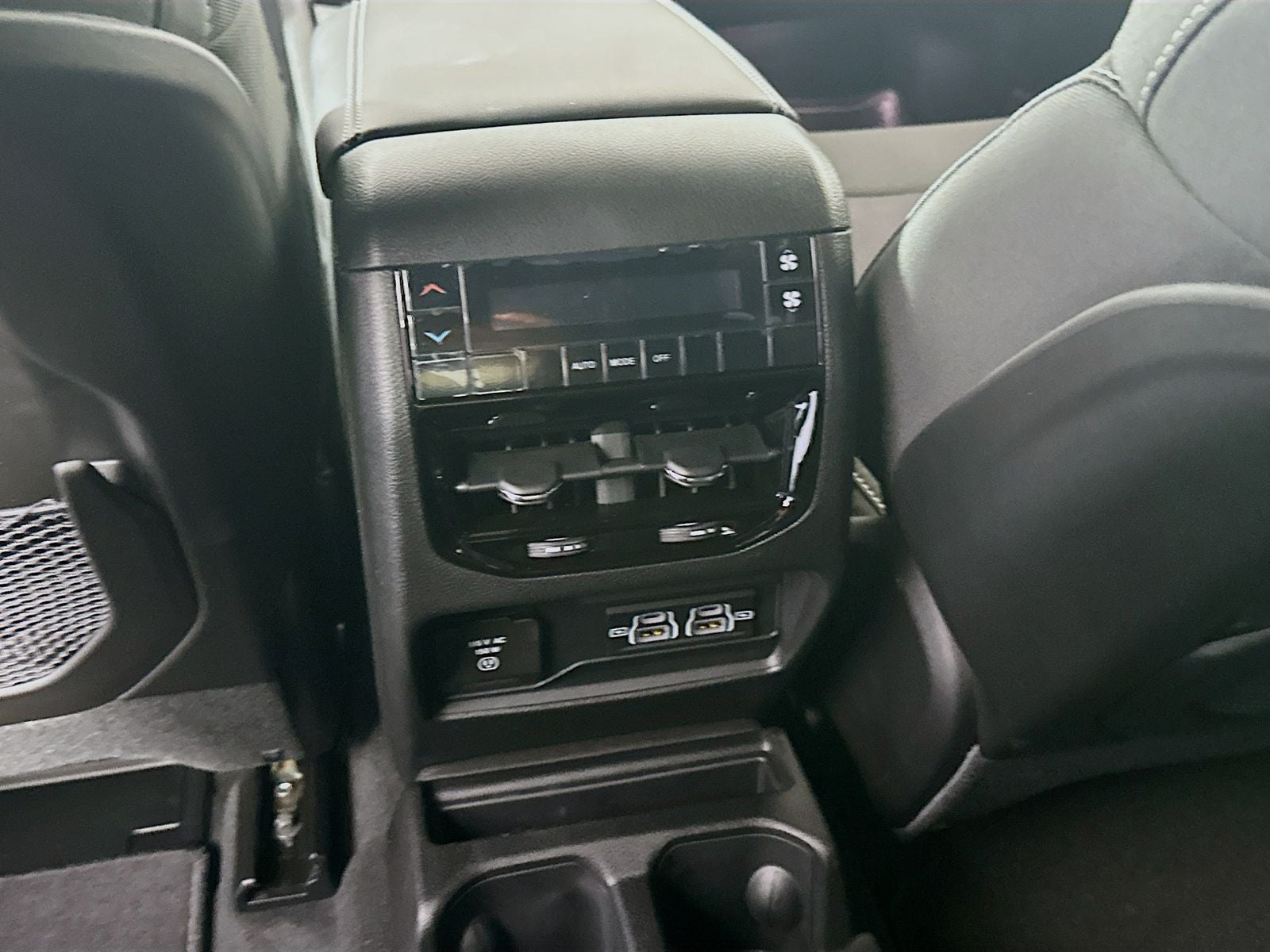 2026 Jeep Grand Cherokee GRAND CHEROKEE L LAREDO X 4X4