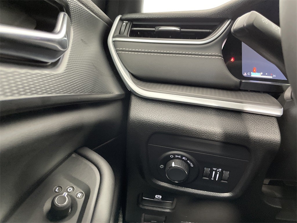 2025 Jeep Grand Cherokee GRAND CHEROKEE L LAREDO X 4X4